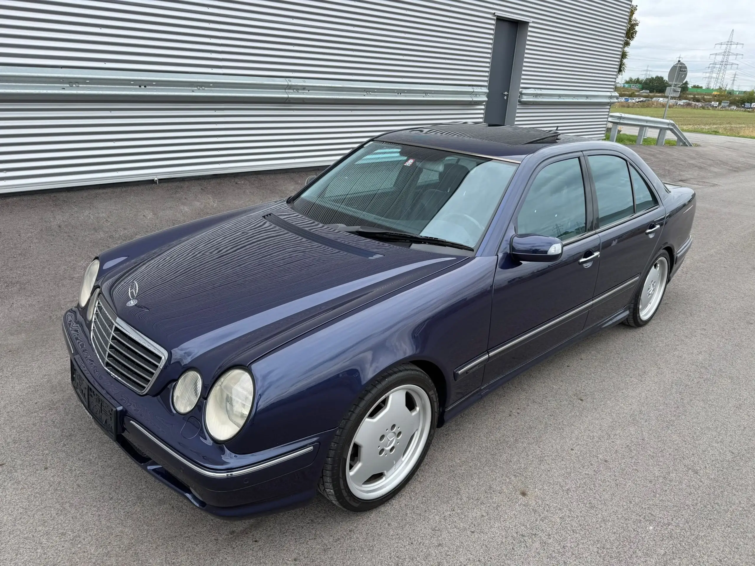 Mercedes-Benz - E 55 AMG