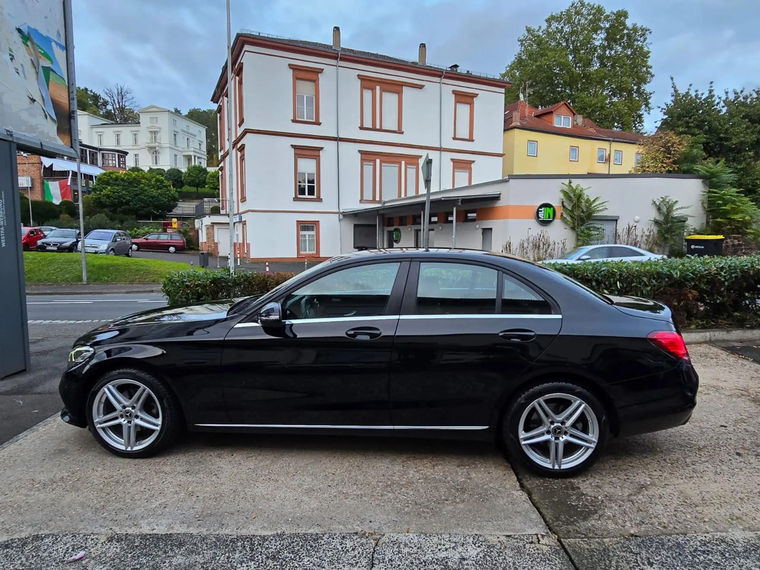 Mercedes-Benz - C 220