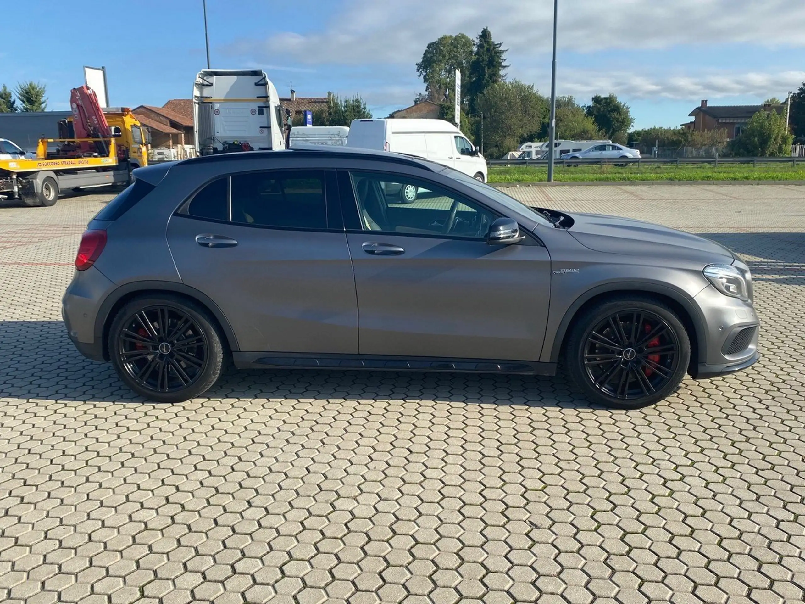 Mercedes-Benz - GLA 45 AMG