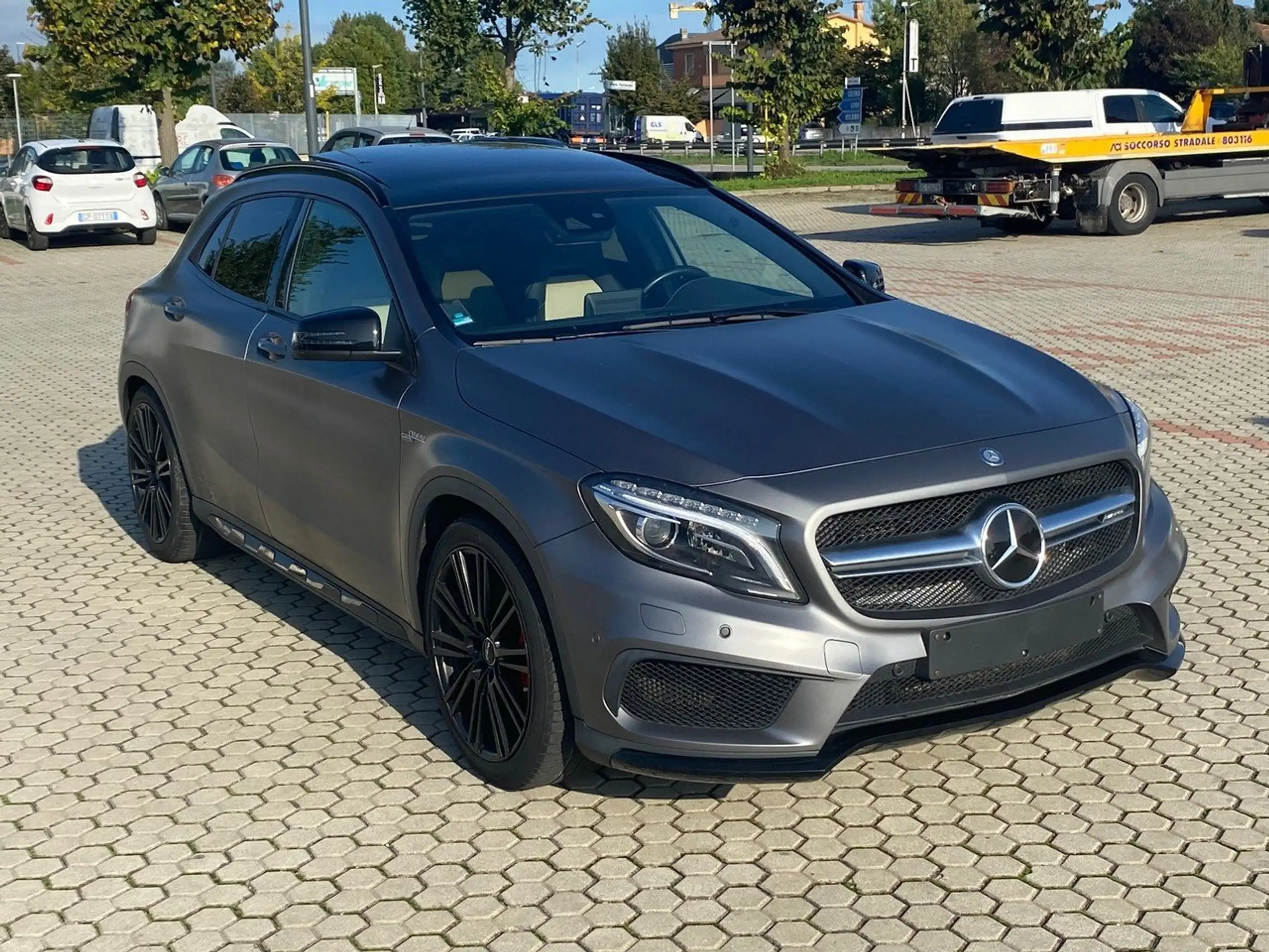 Mercedes-Benz - GLA 45 AMG