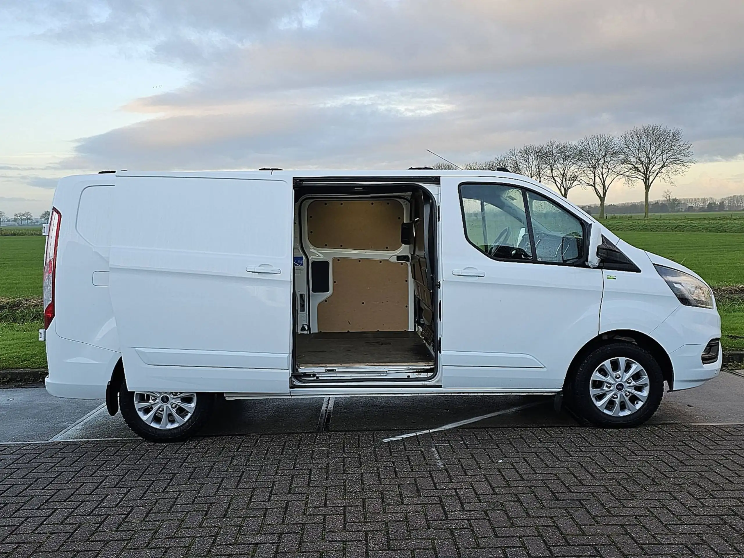 Ford - Transit Custom