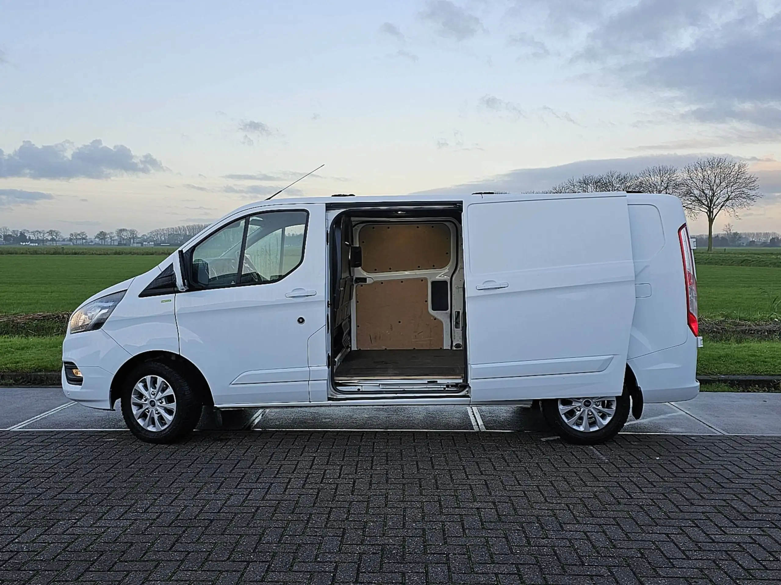 Ford - Transit Custom