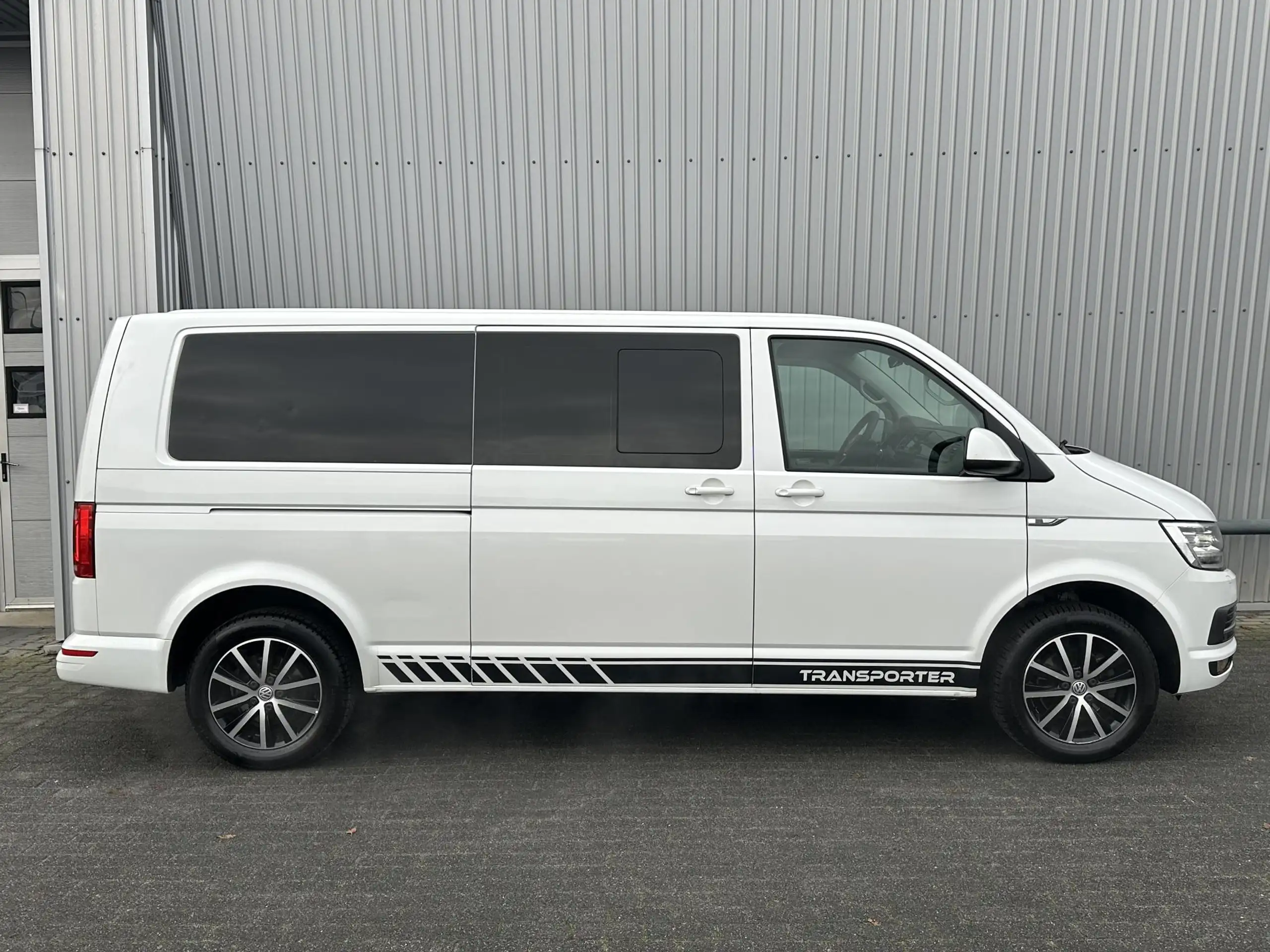 Volkswagen - T6 Transporter