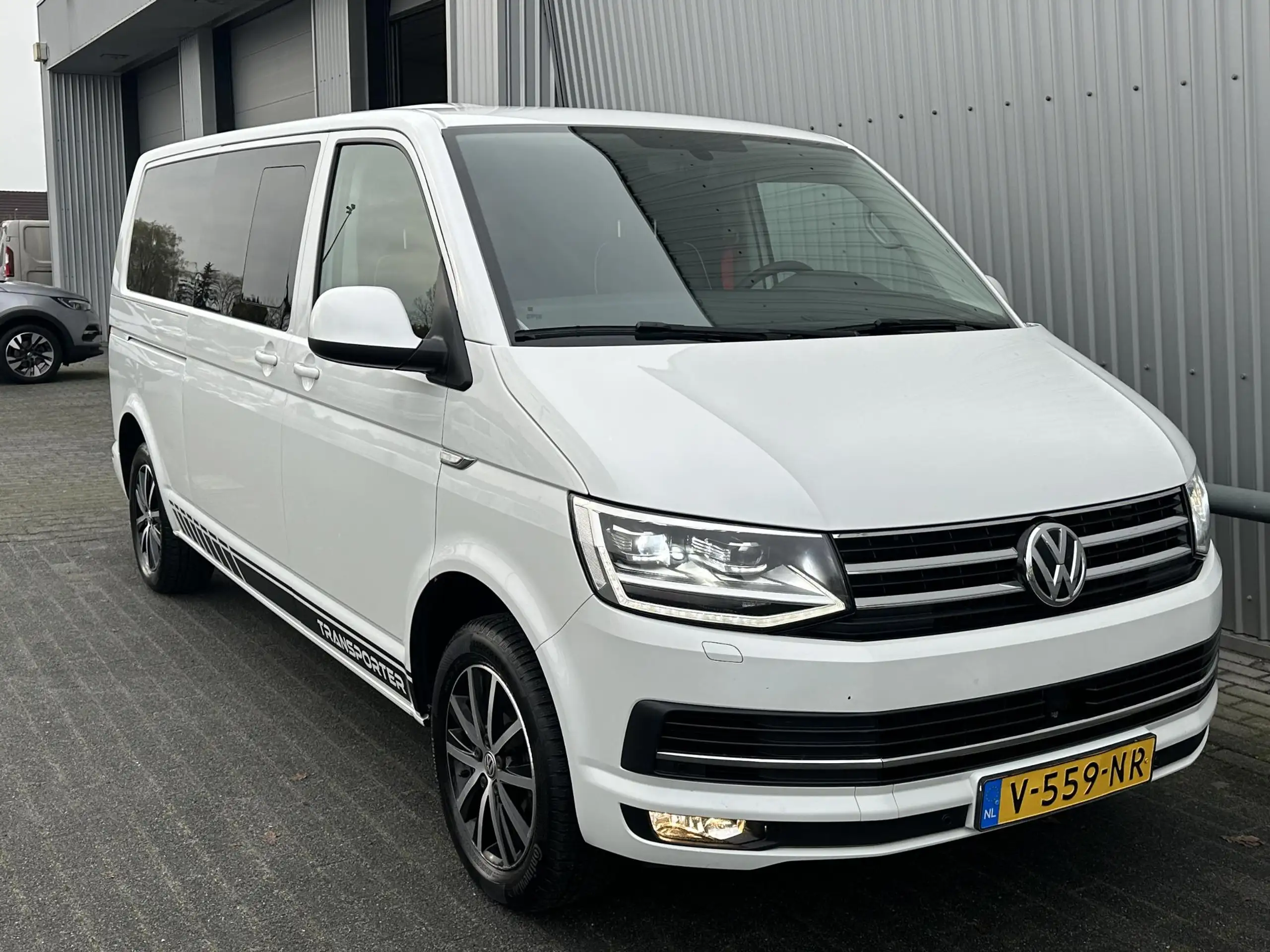 Volkswagen - T6 Transporter