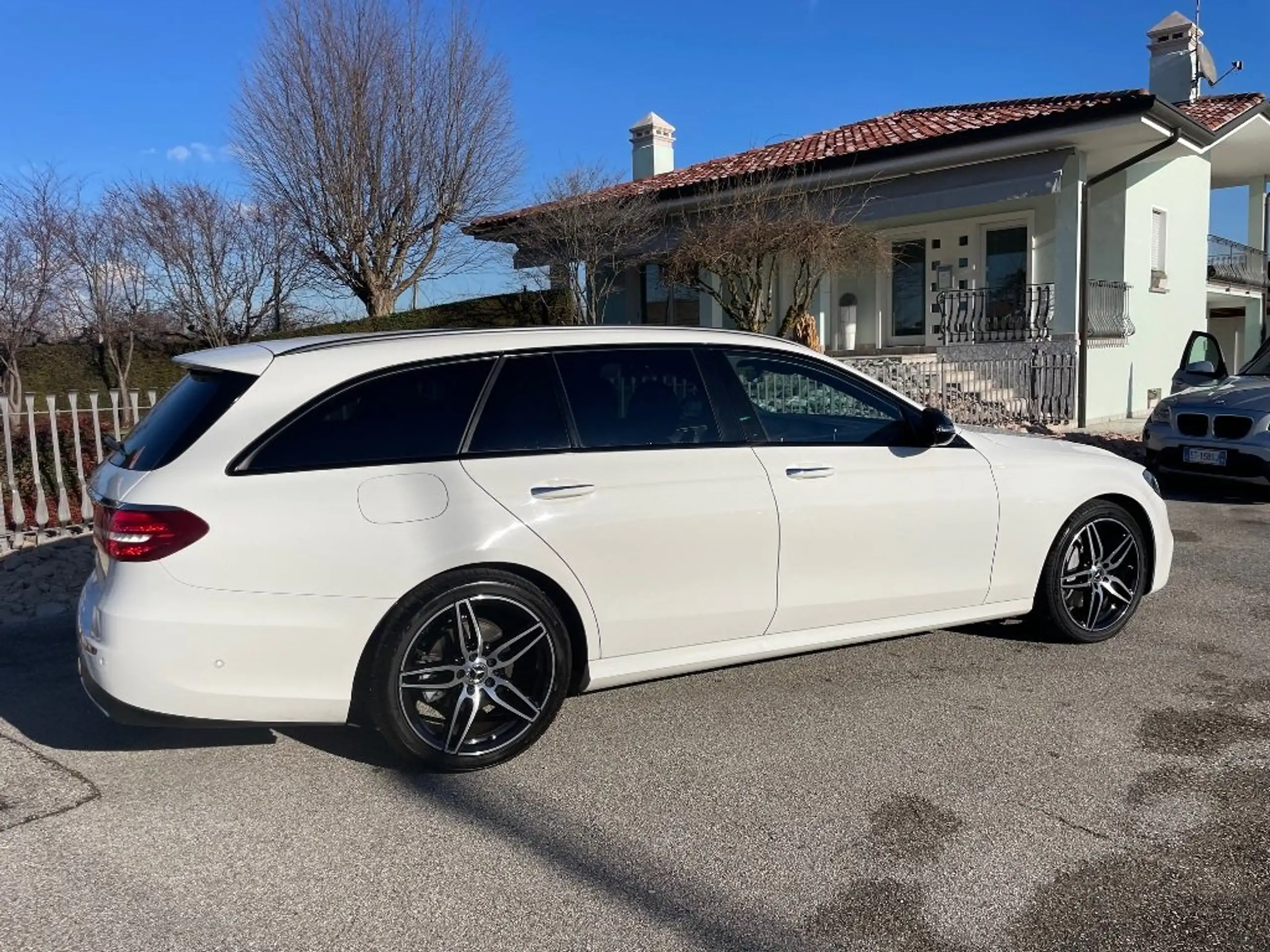 Mercedes-Benz - E 220