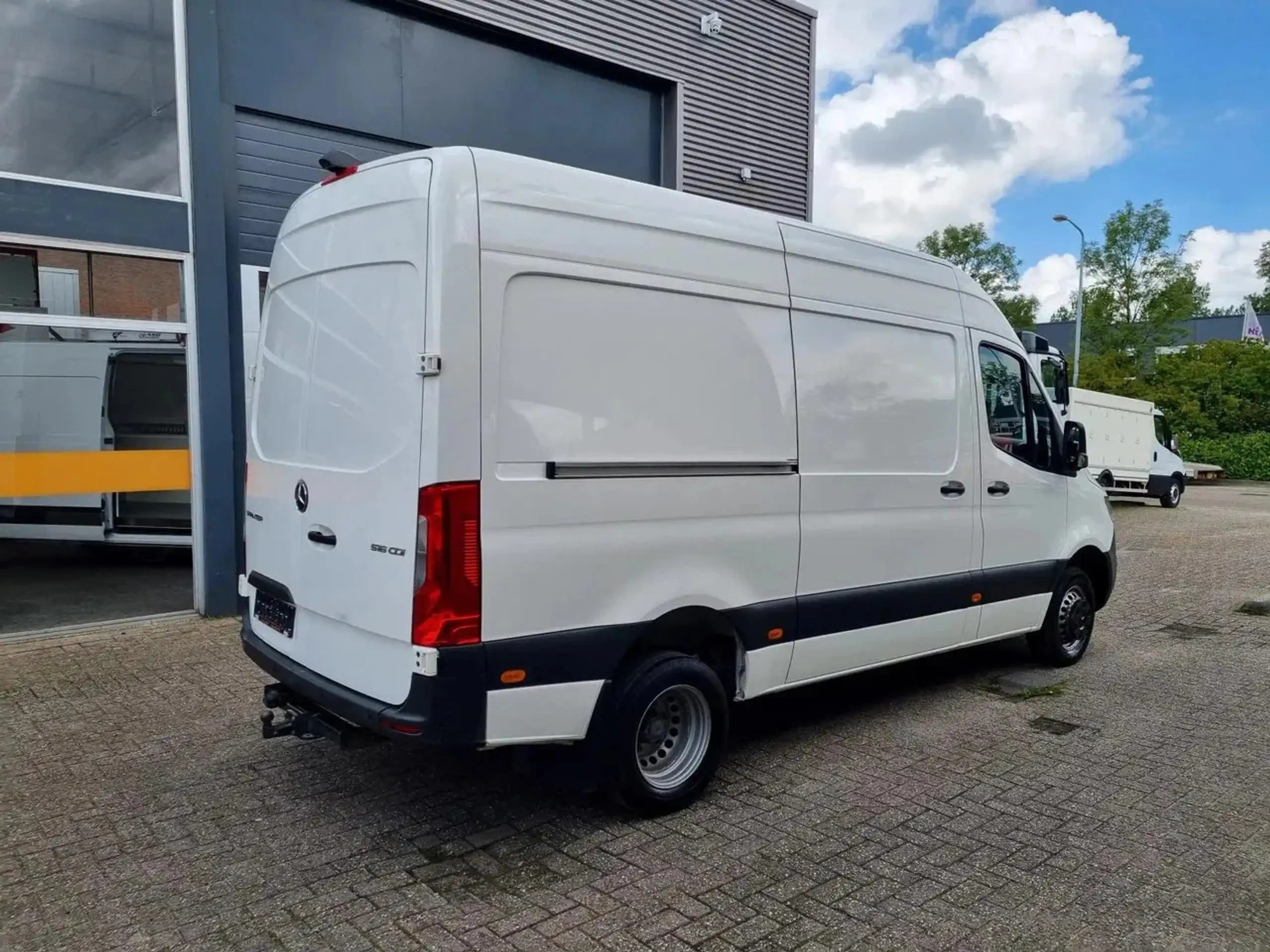 Mercedes-Benz - Sprinter