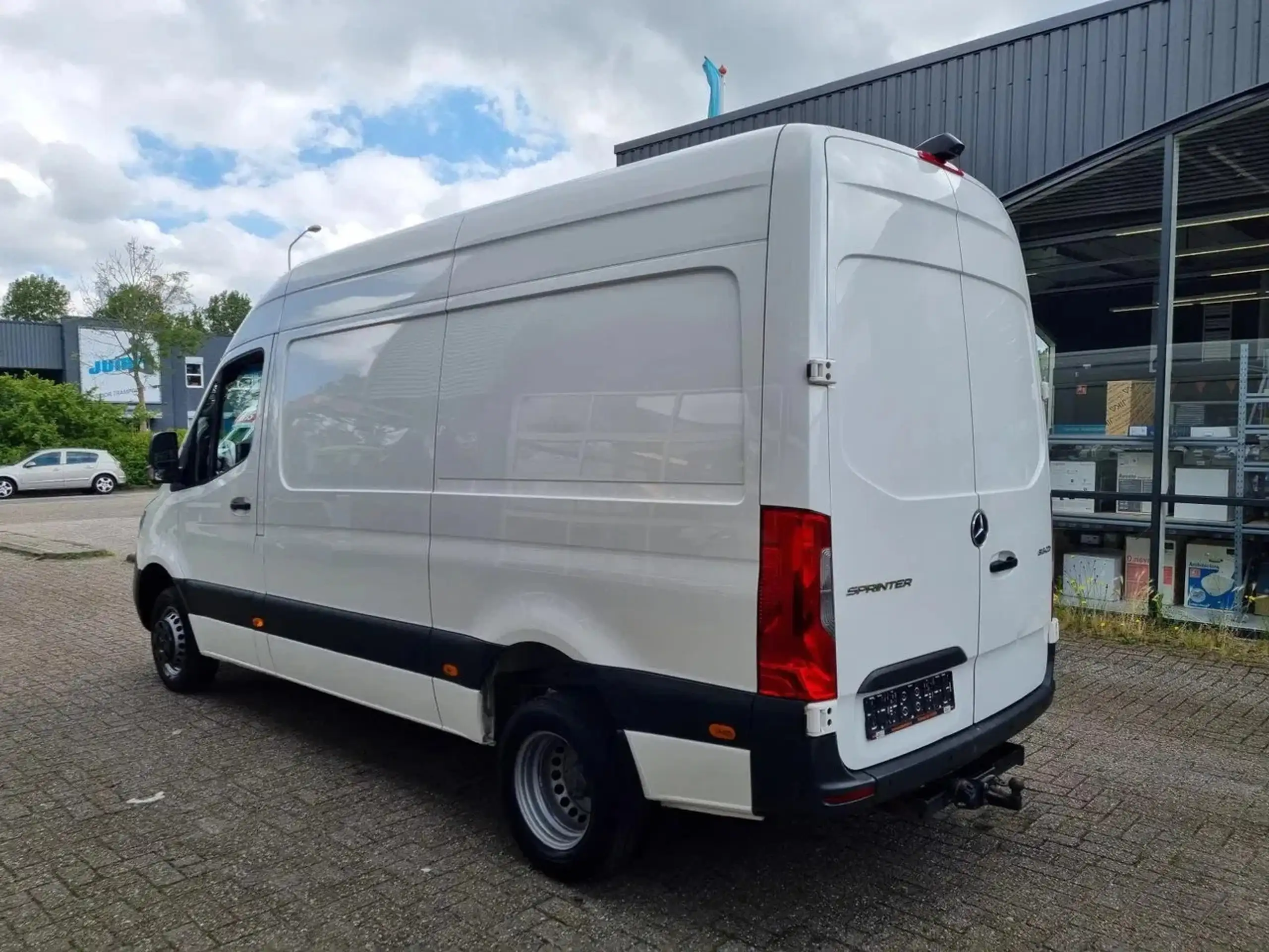 Mercedes-Benz - Sprinter