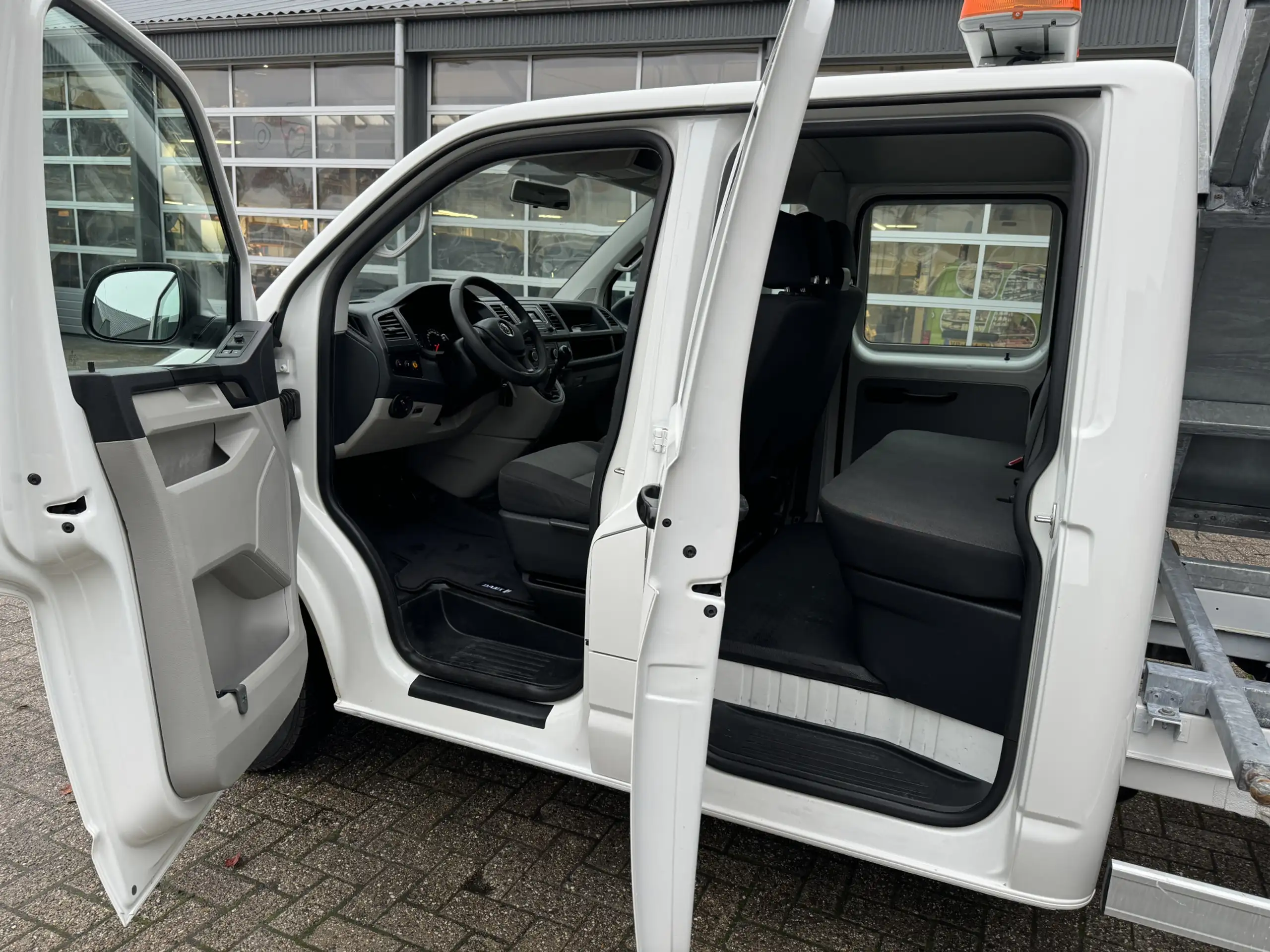 Volkswagen - T6 Transporter