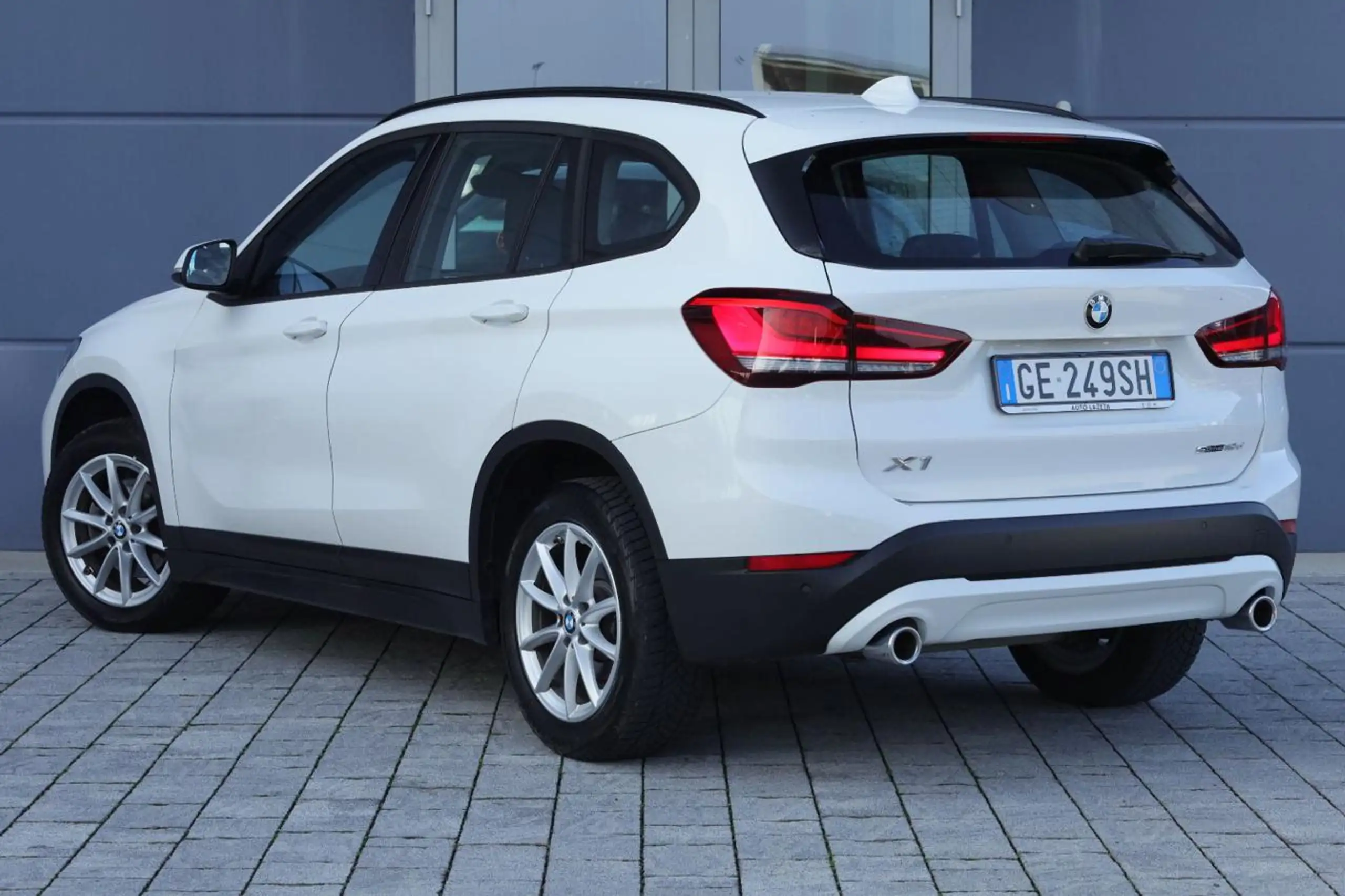 BMW - X1