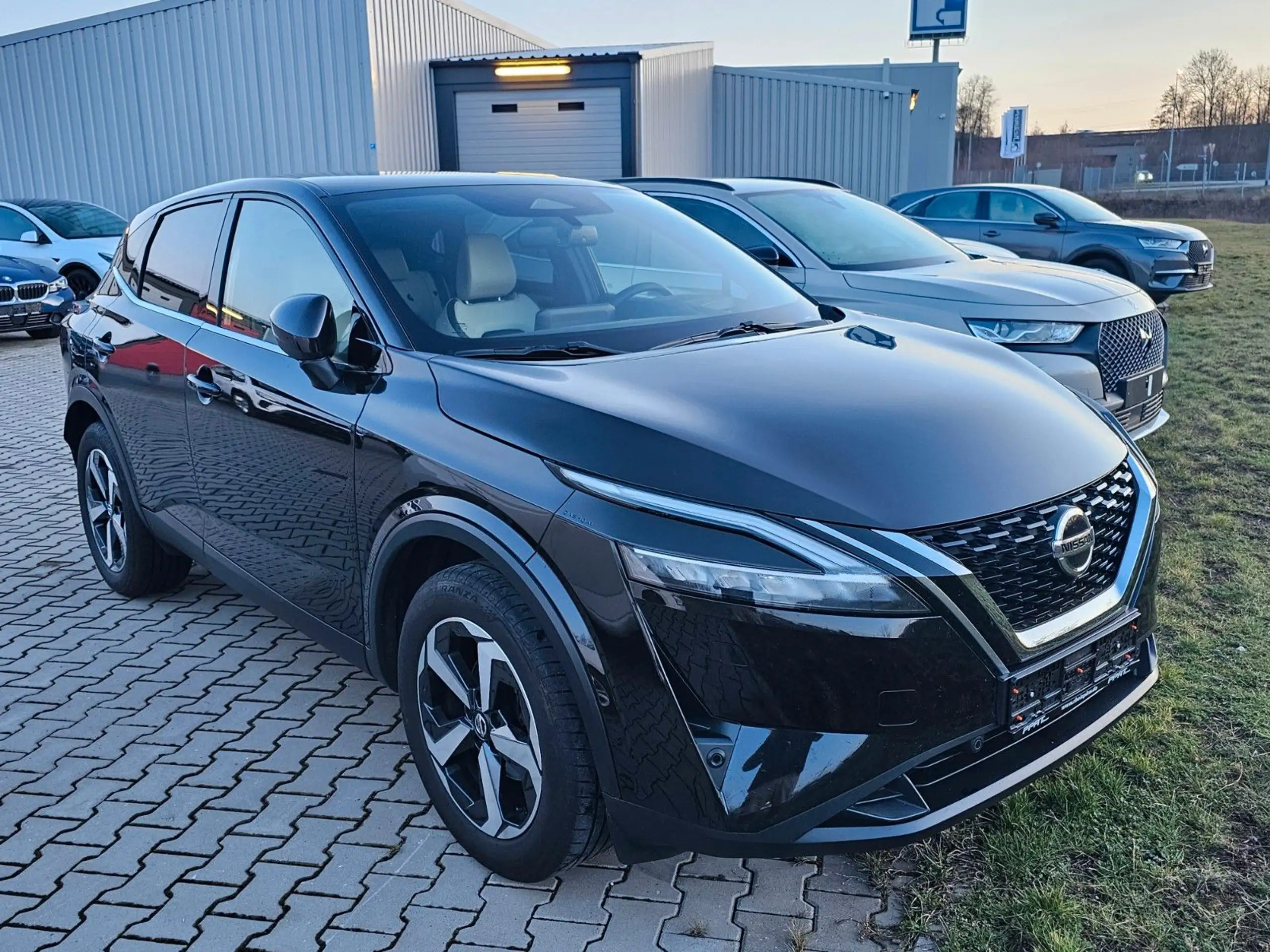 Nissan - Qashqai