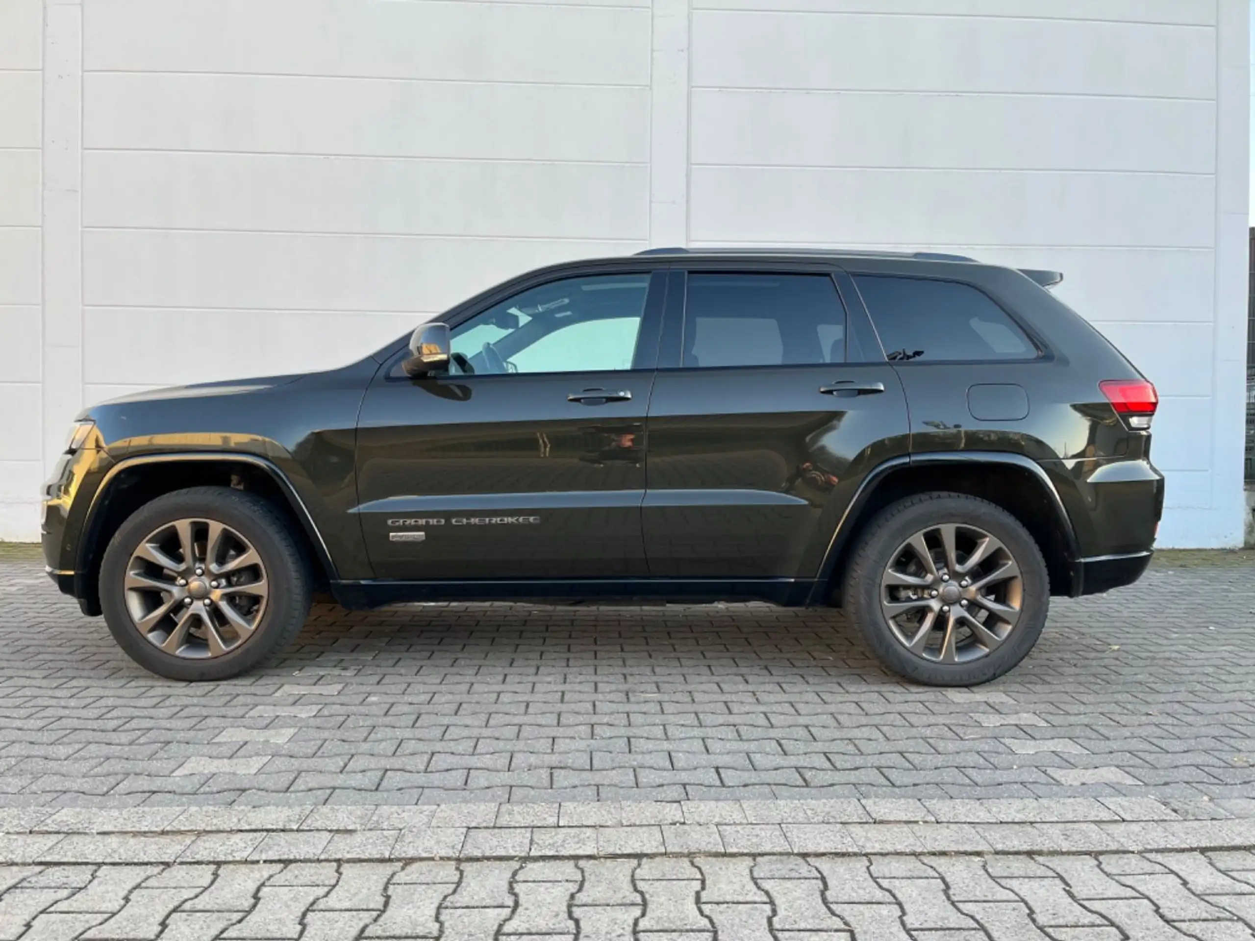 Jeep - Grand Cherokee