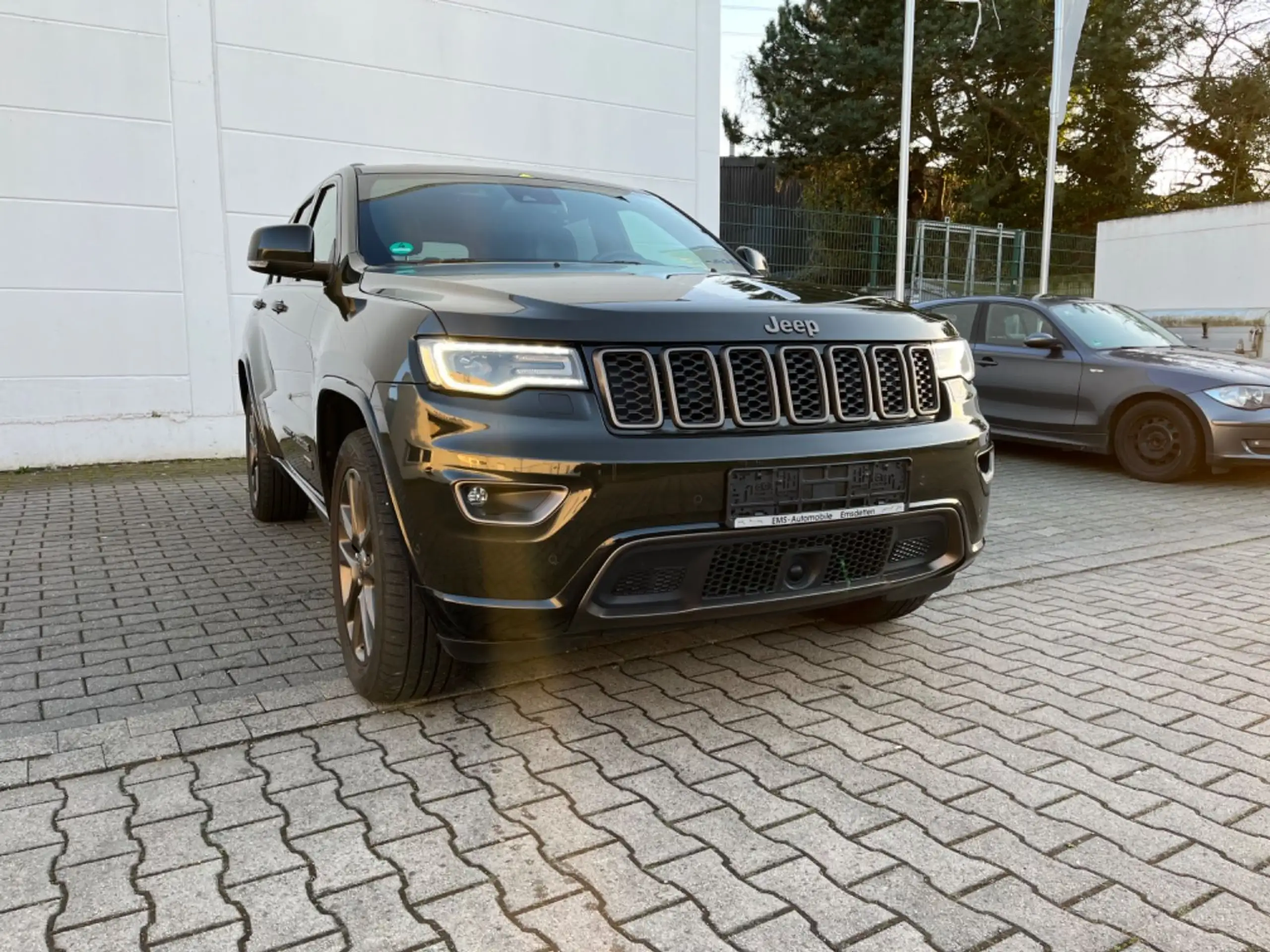 Jeep - Grand Cherokee