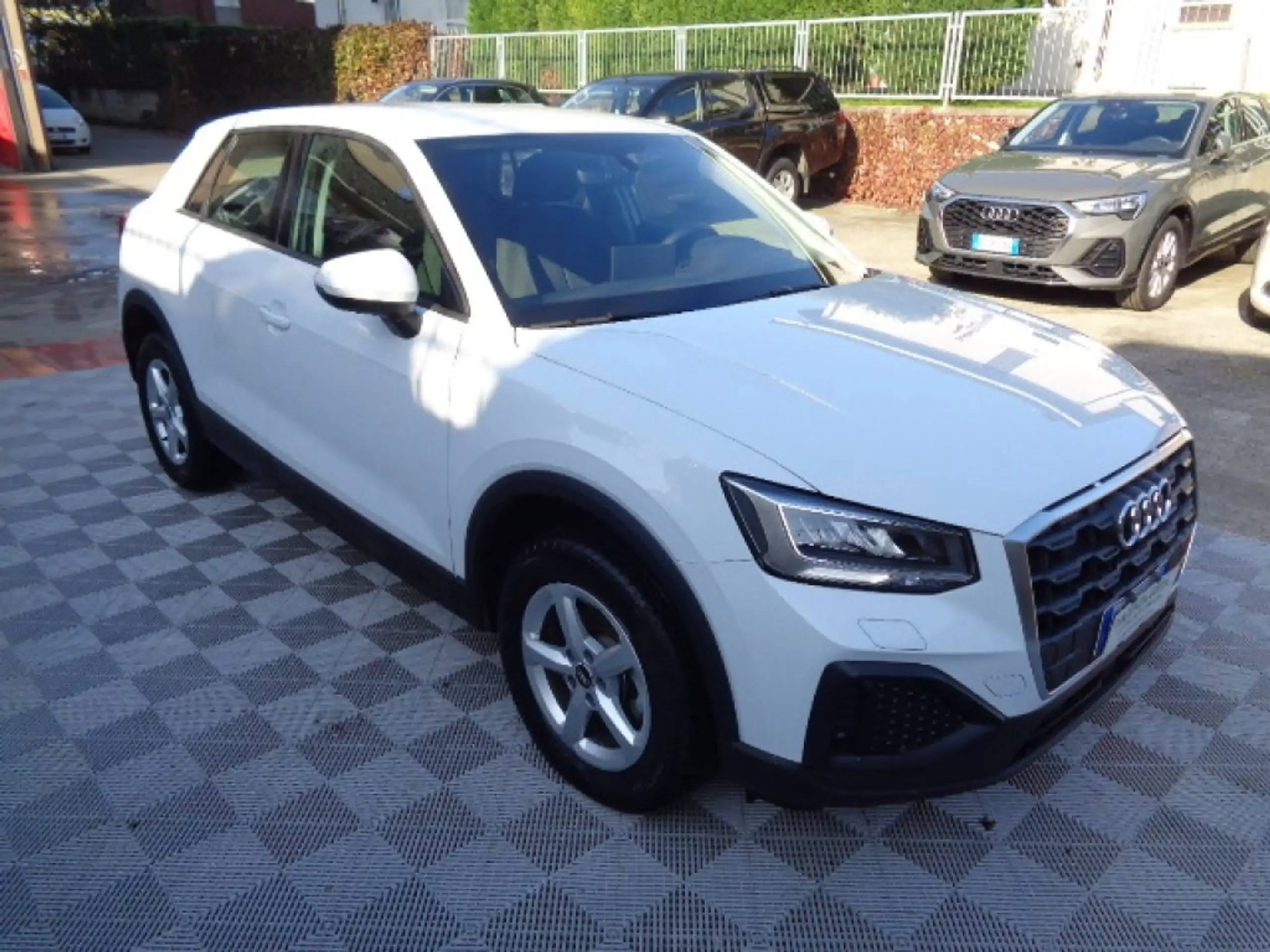 Audi - Q2