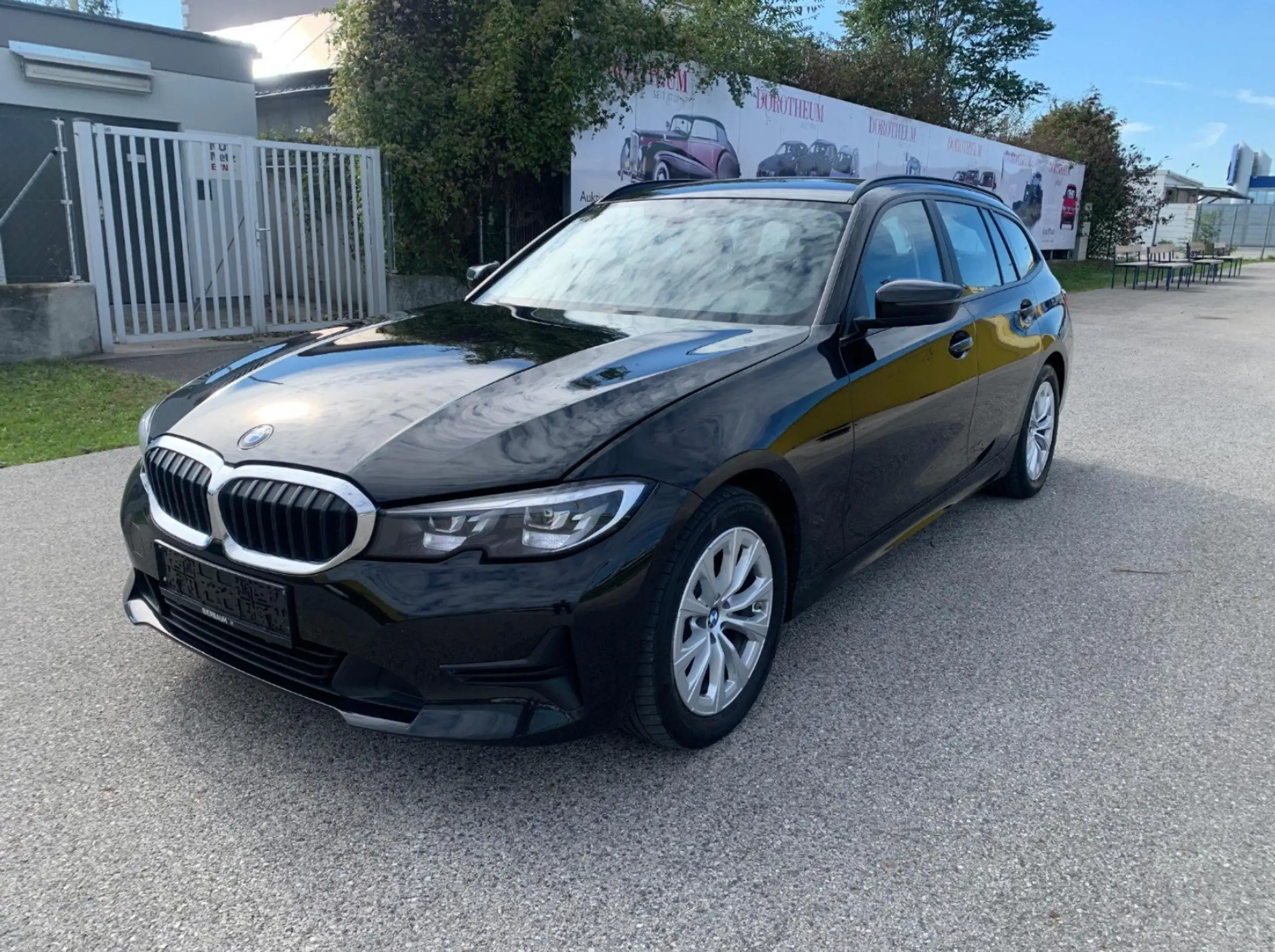 BMW 318 2022