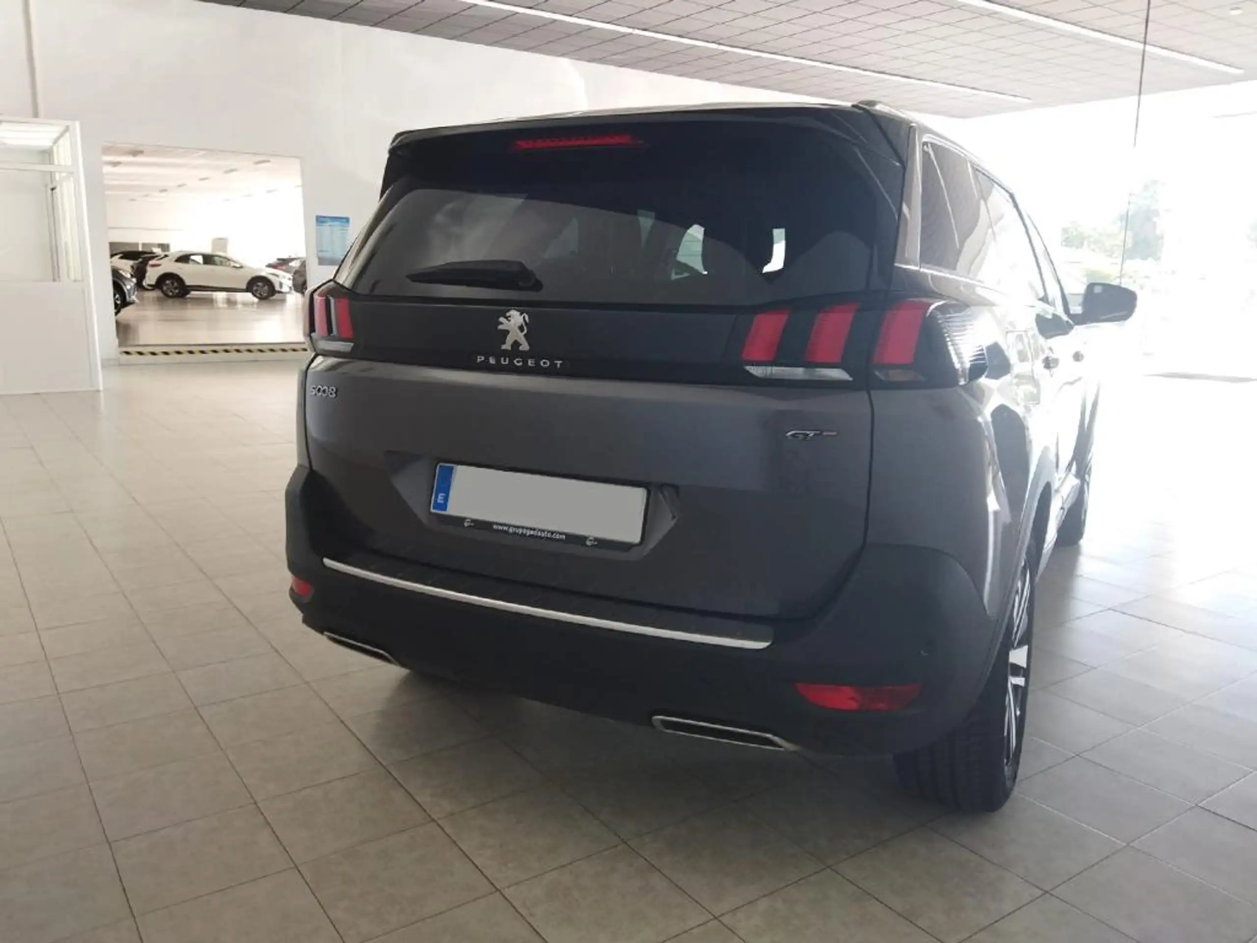 Peugeot - 5008