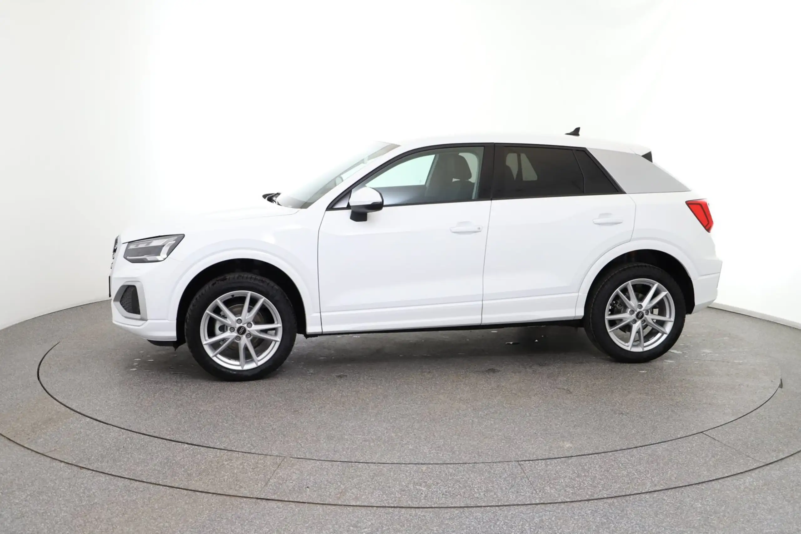 Audi - Q2