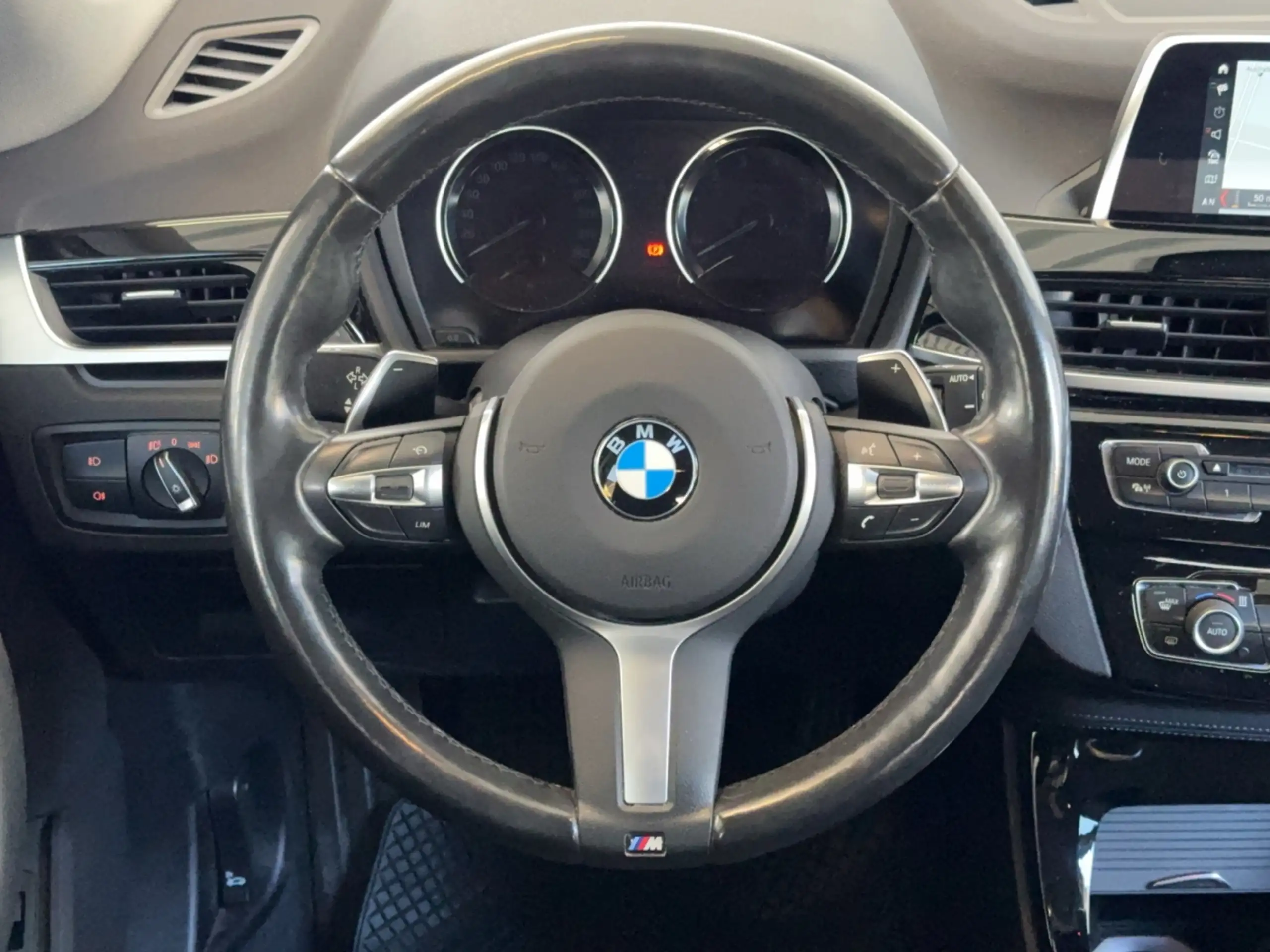 BMW - X1