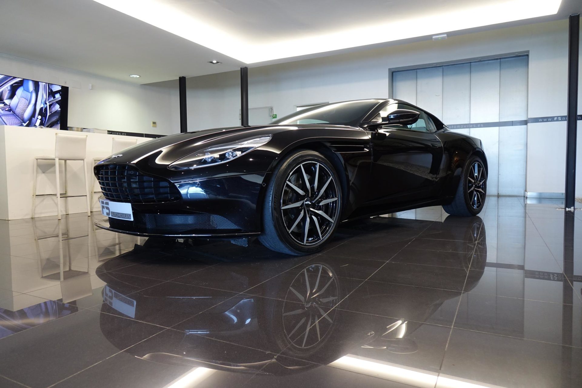 Aston Martin - DB11