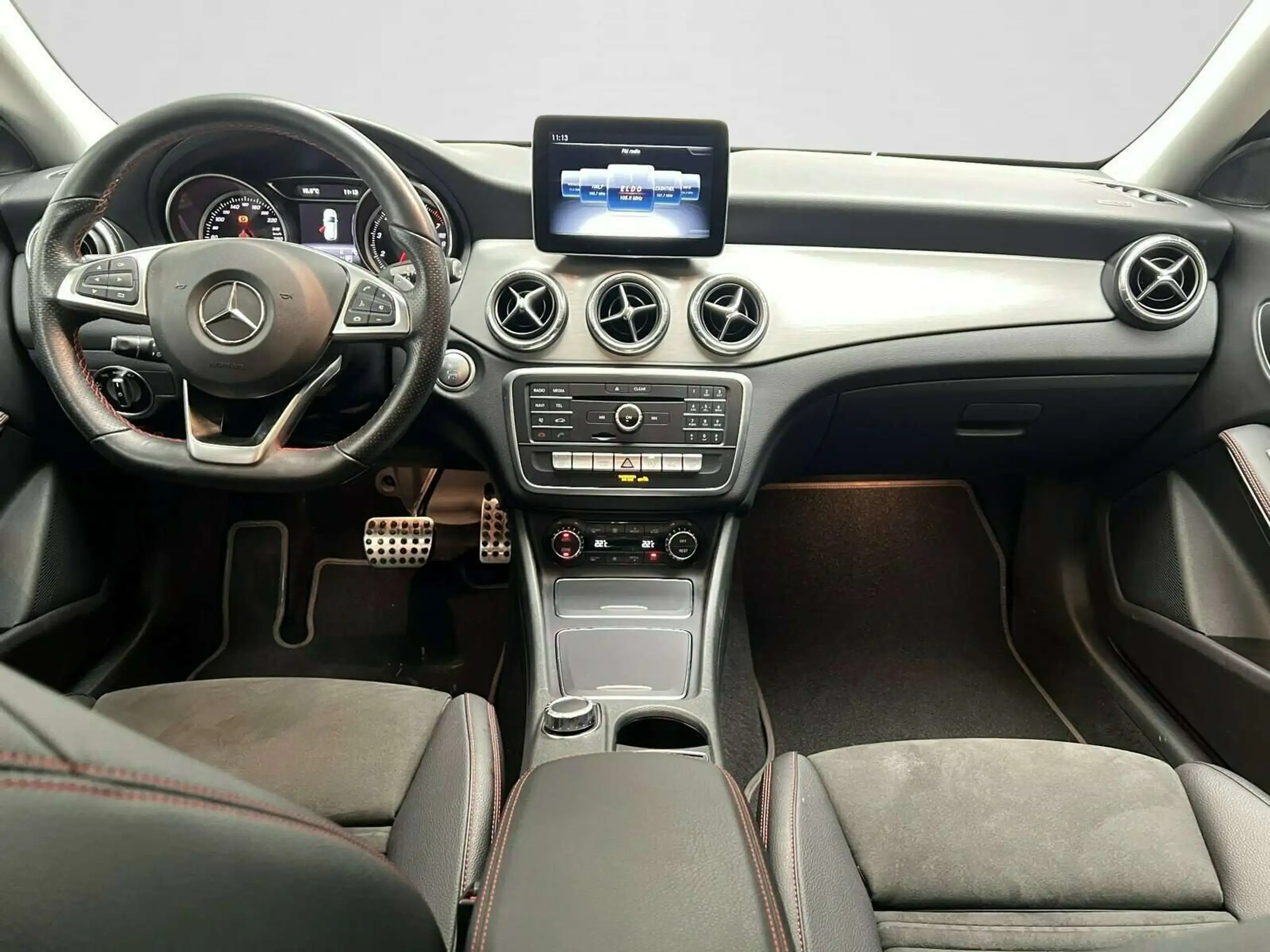 Mercedes-Benz - CLA 180