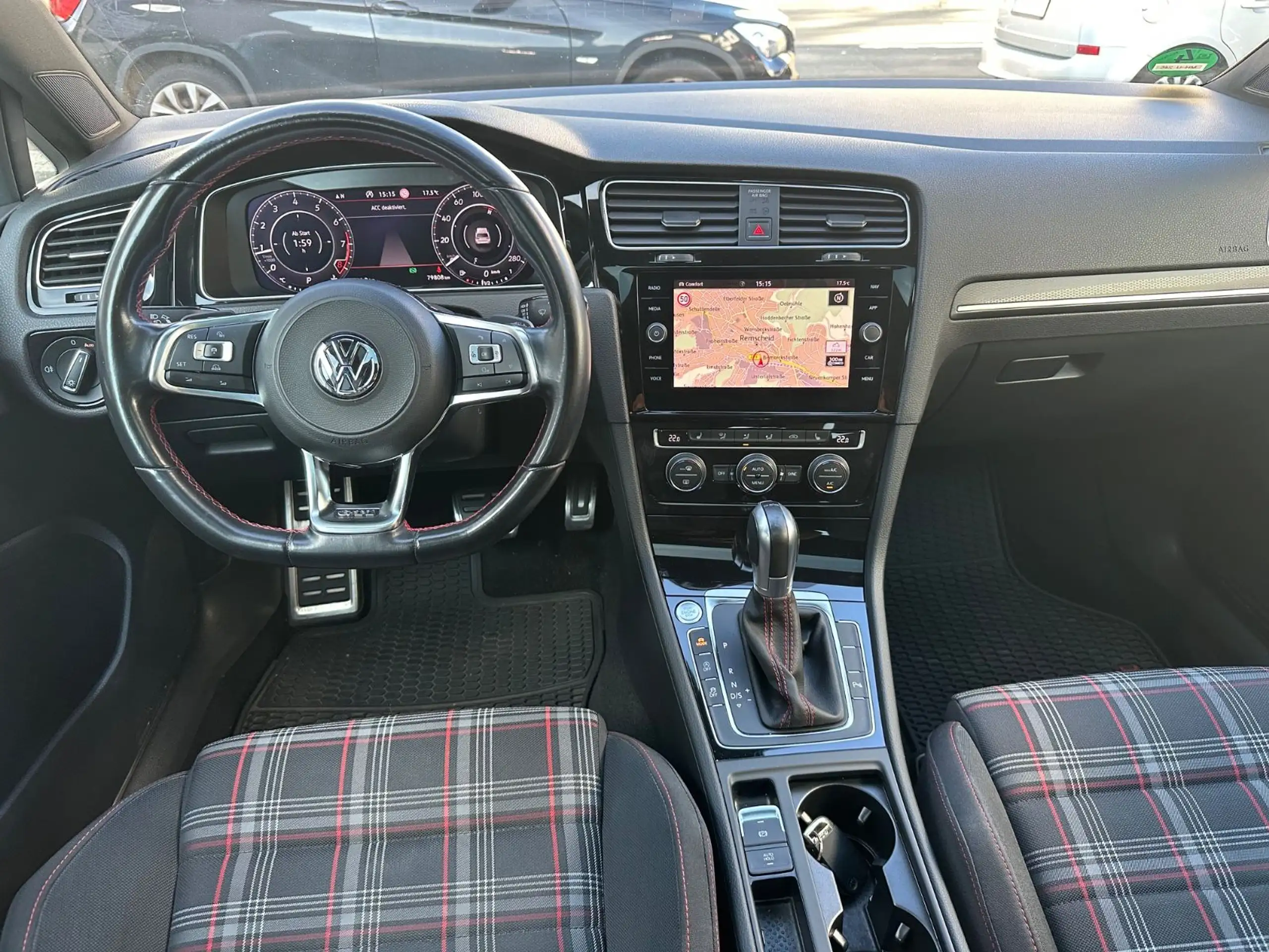 Volkswagen - Golf