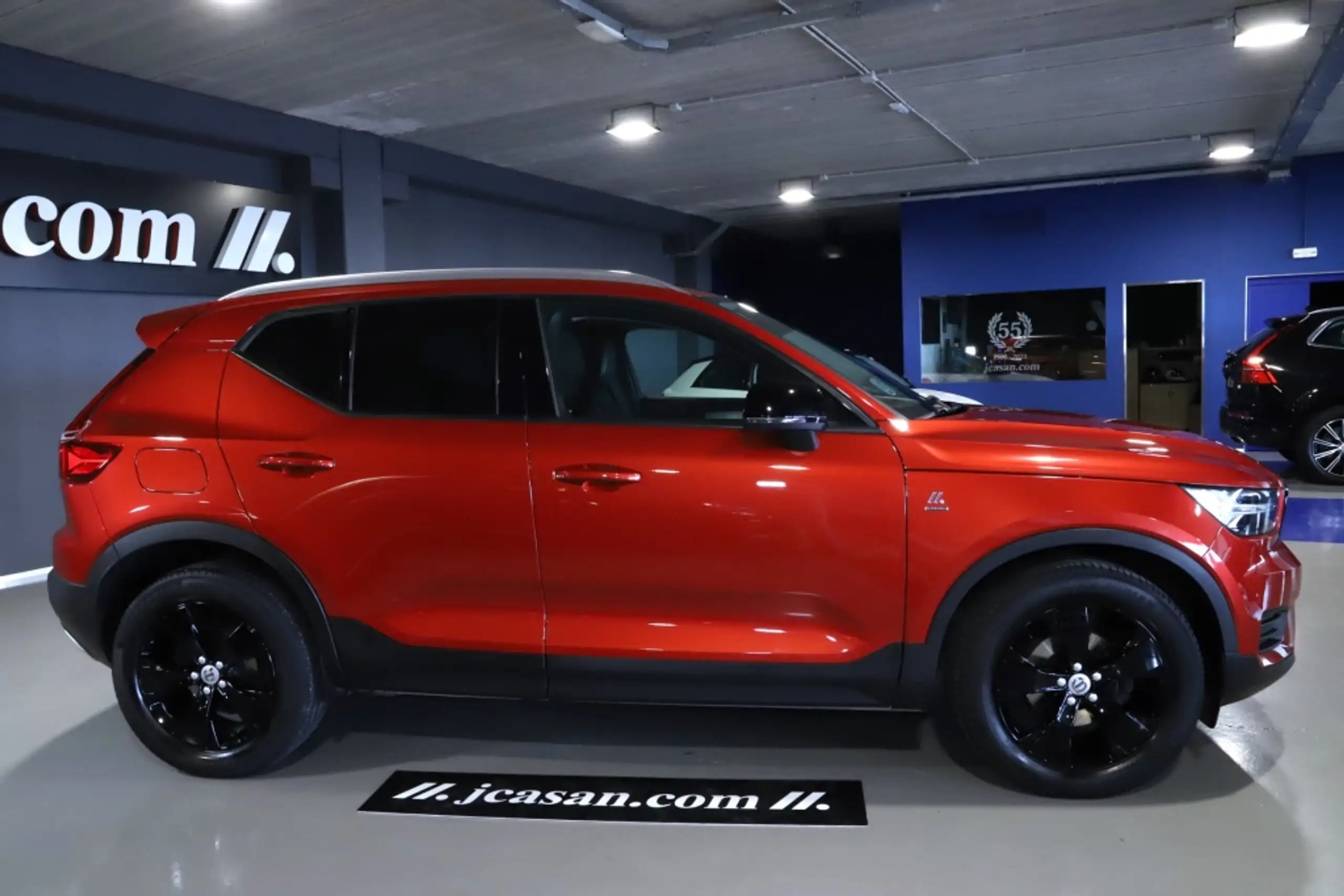 Volvo - XC40