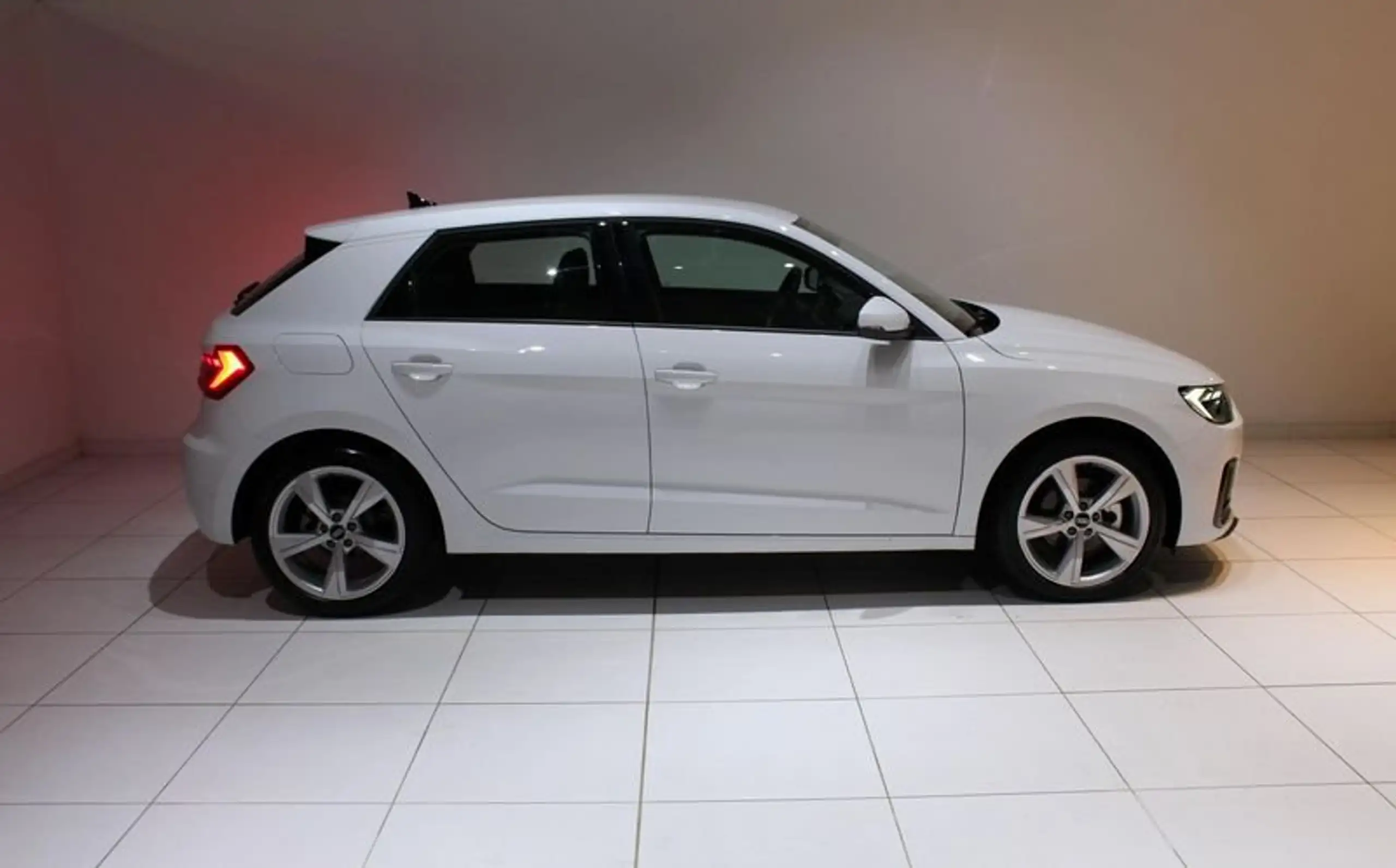 Audi - A1