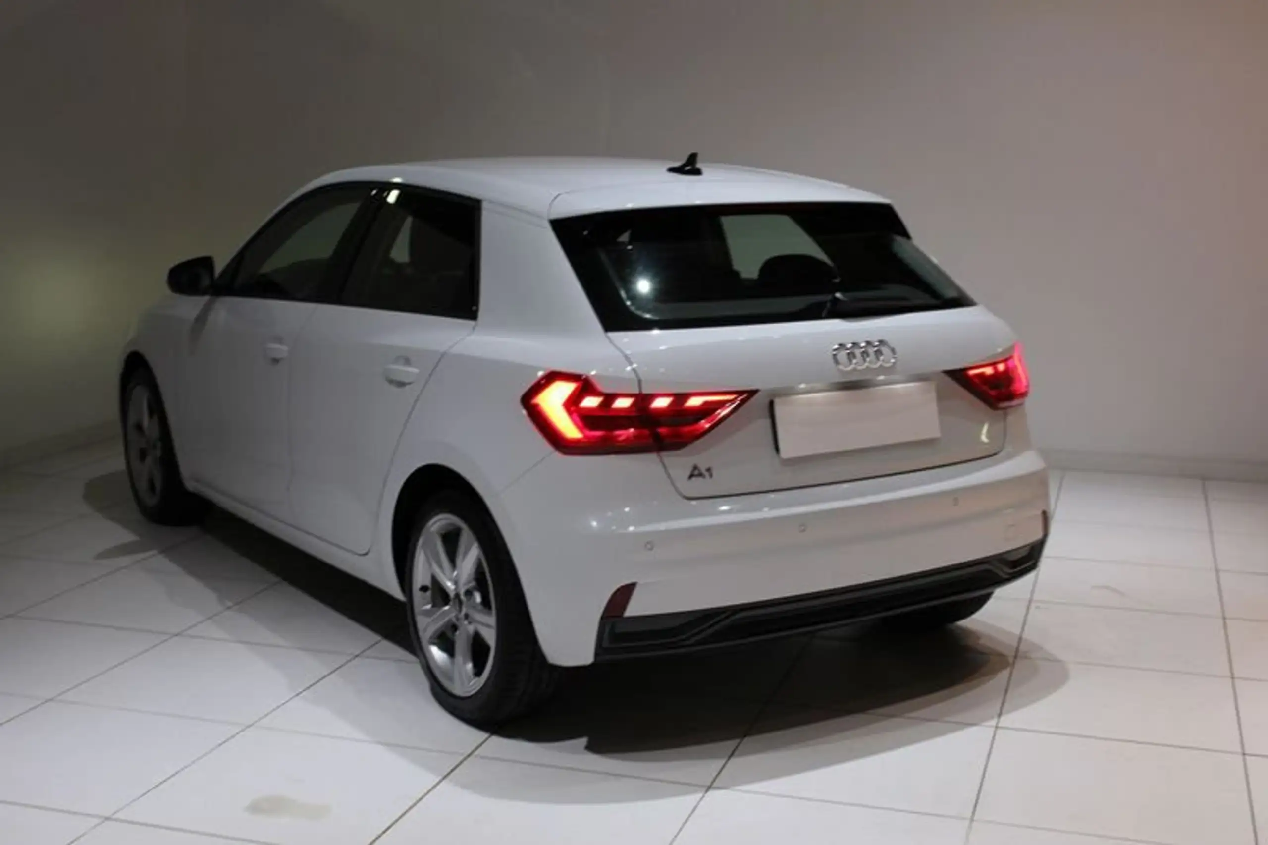 Audi - A1