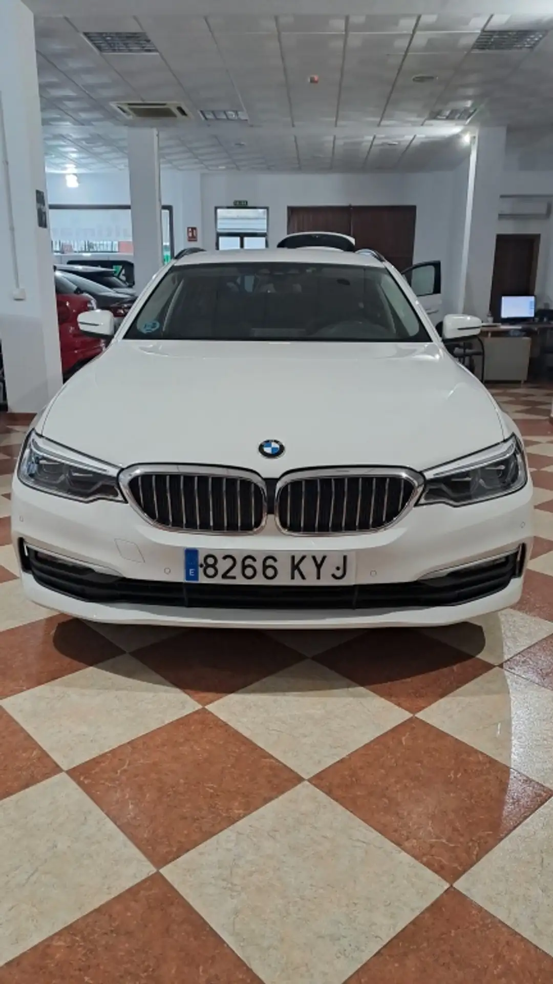 BMW - 520