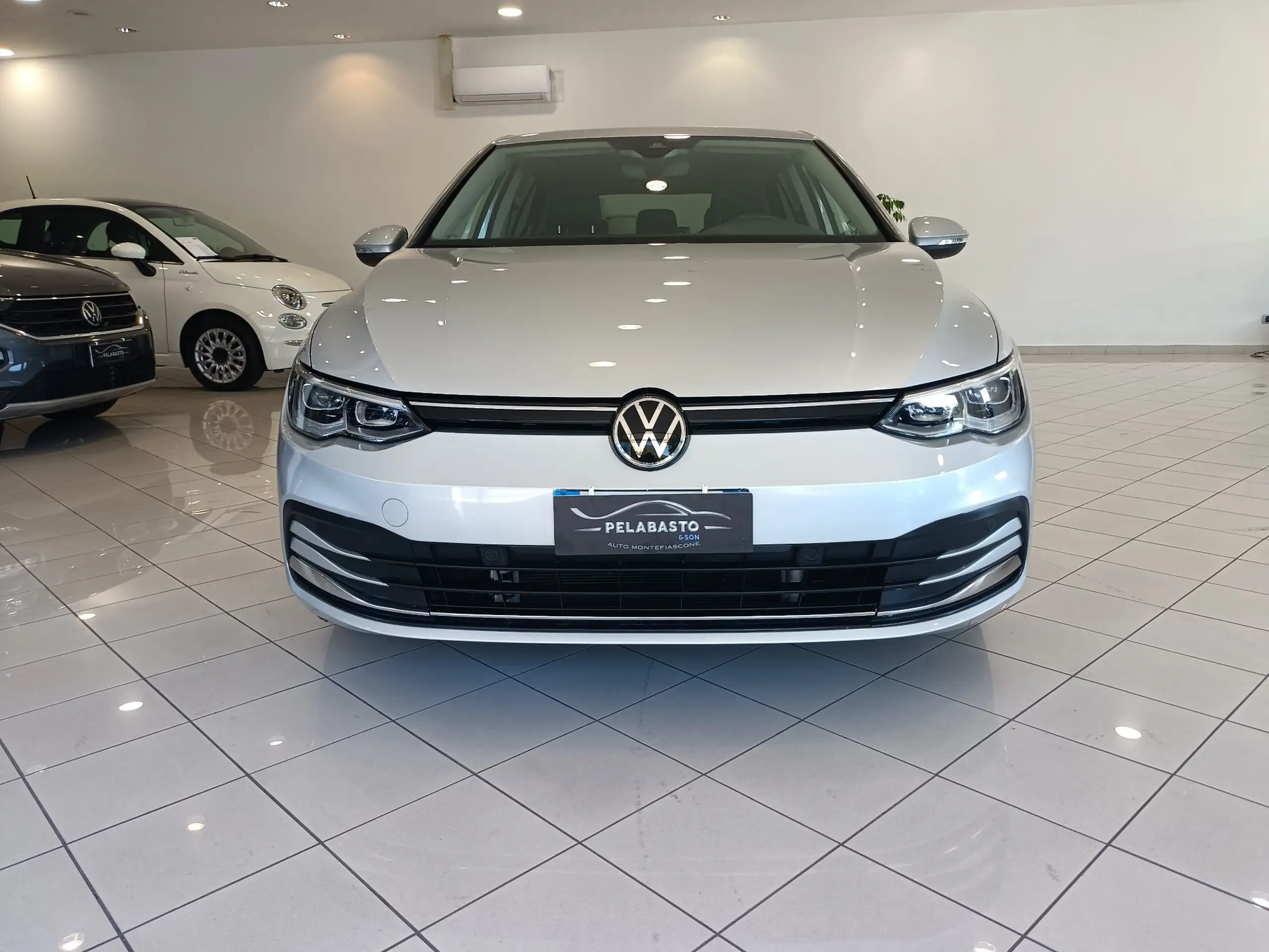 Volkswagen - Golf