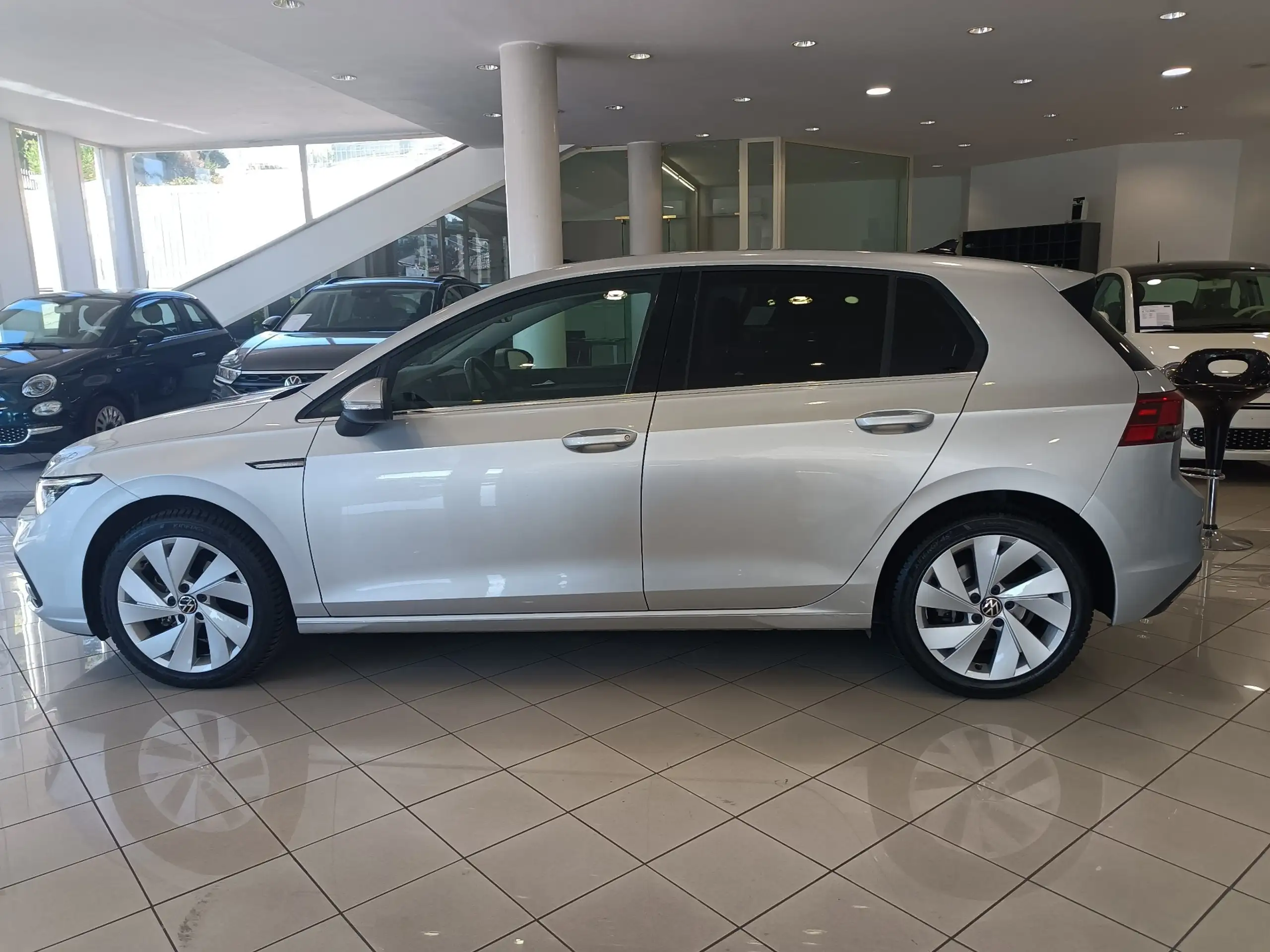 Volkswagen - Golf