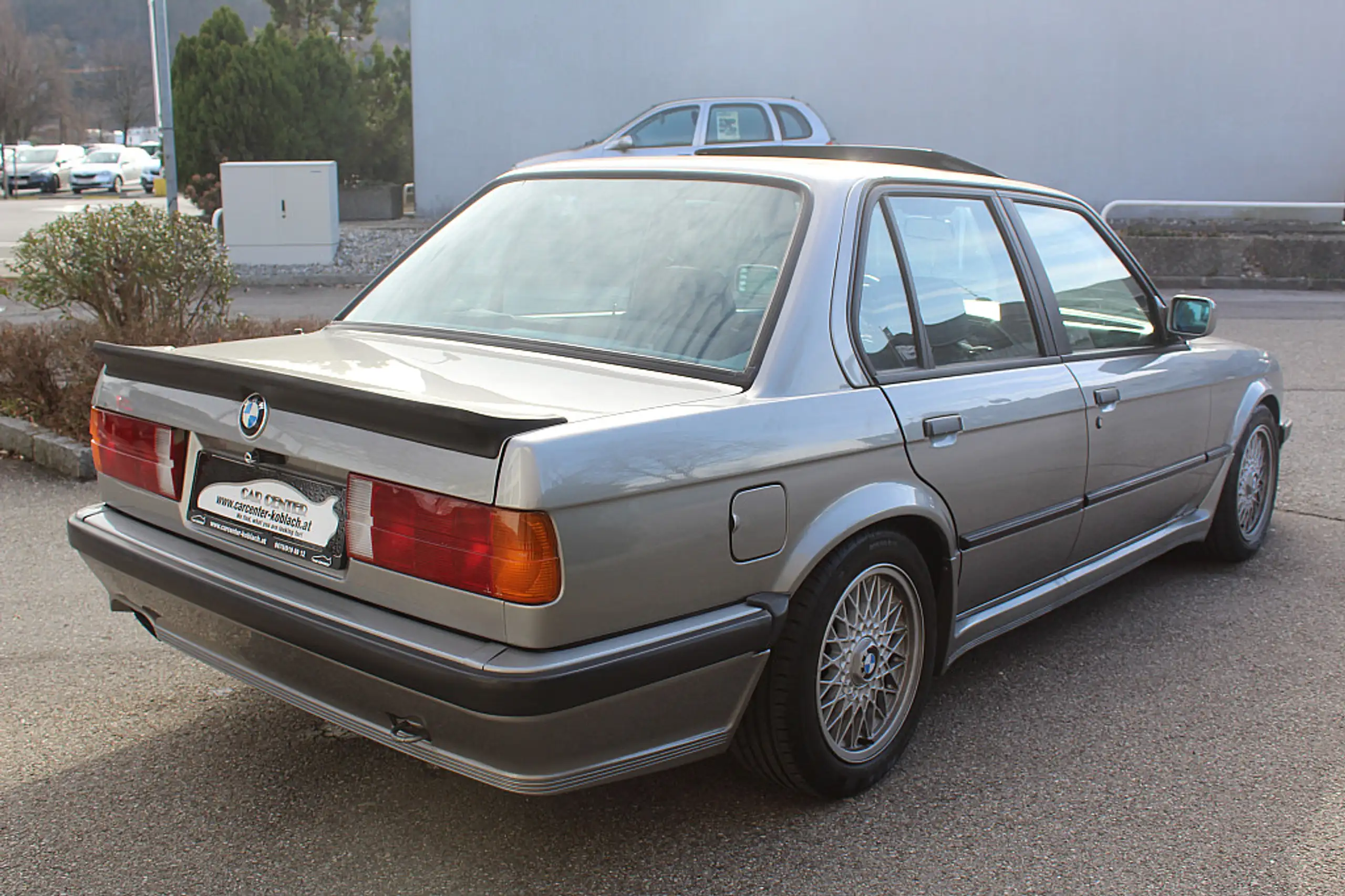 BMW - 325