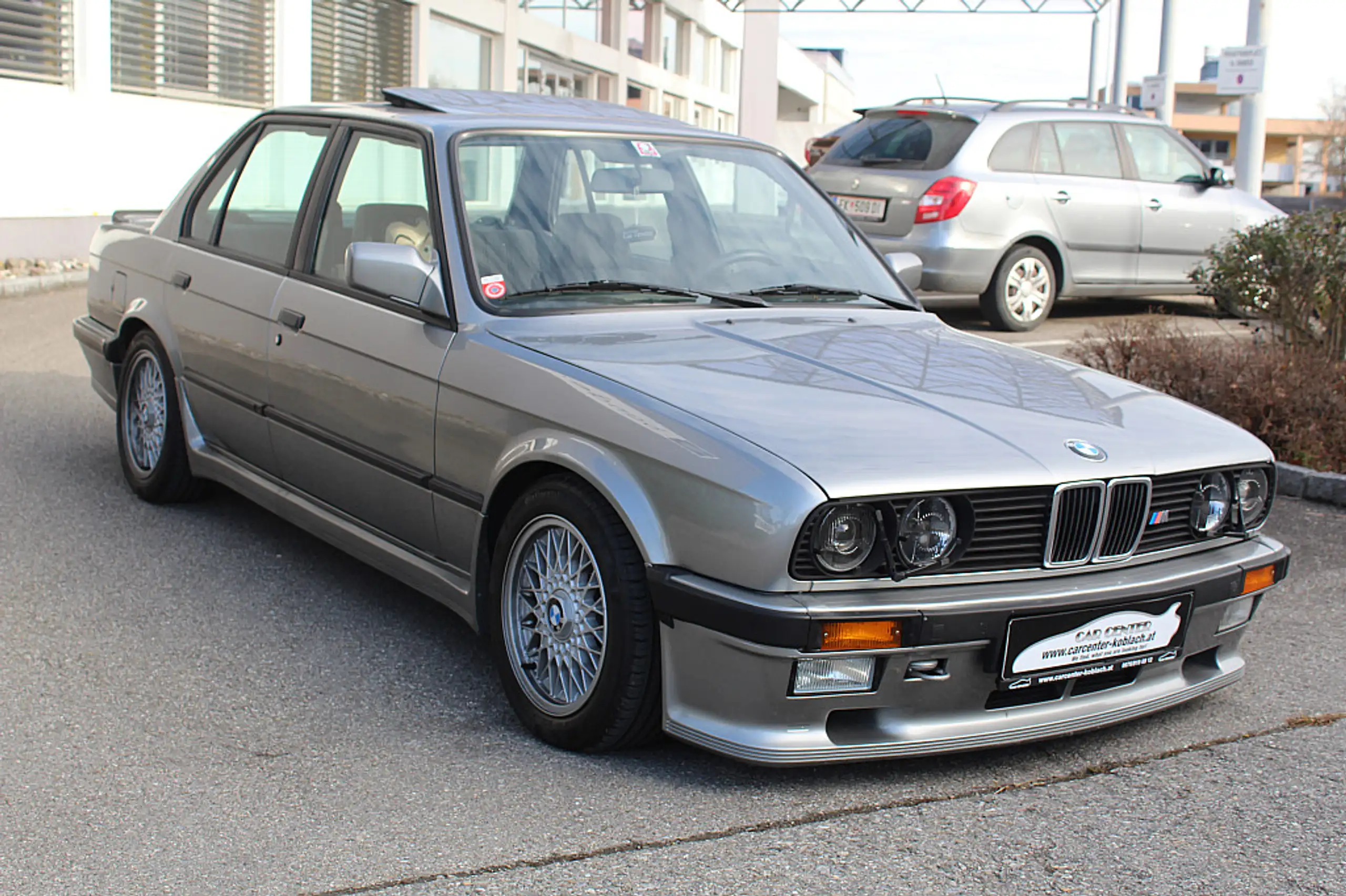 BMW - 325