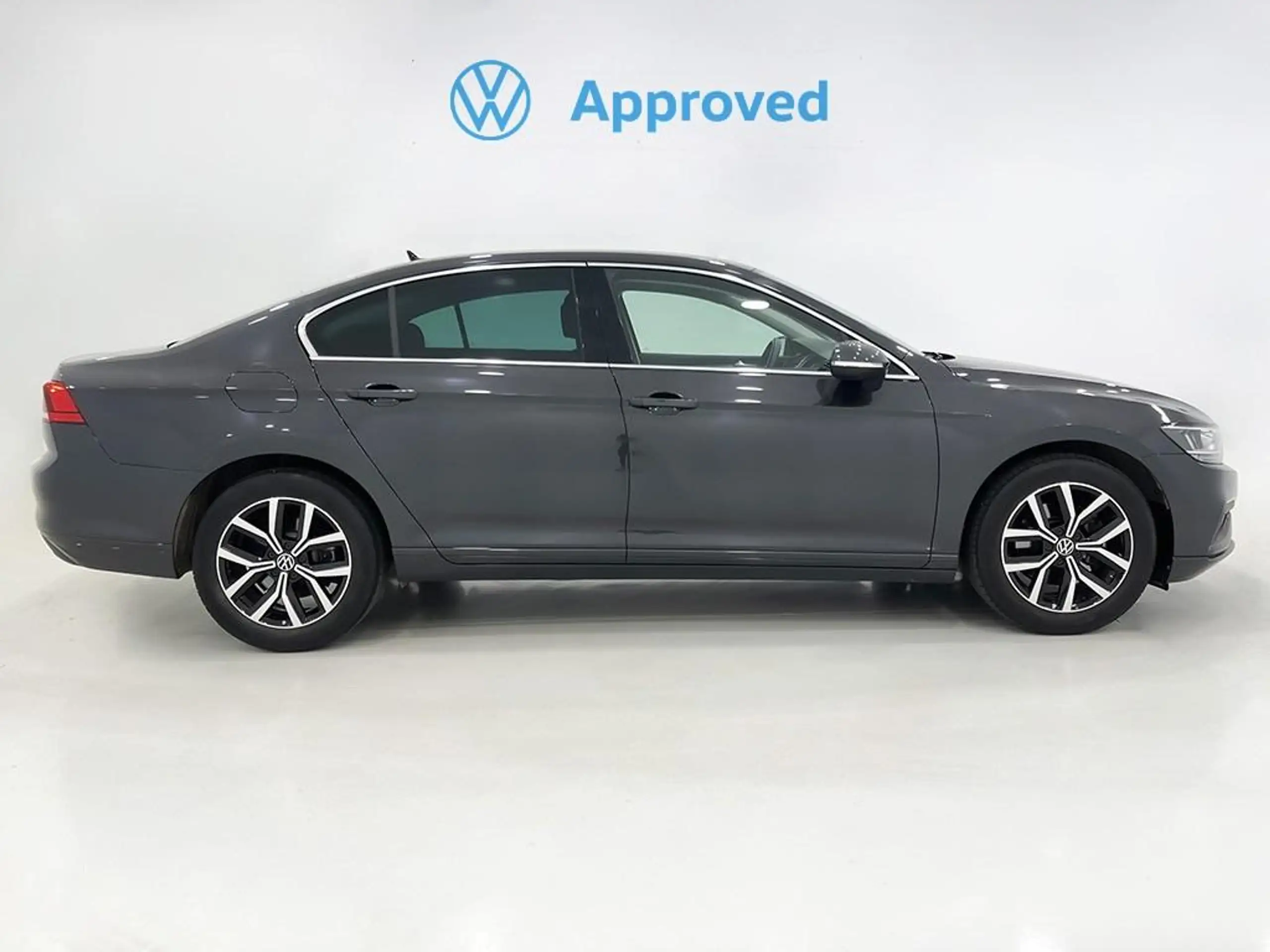 Volkswagen - Passat