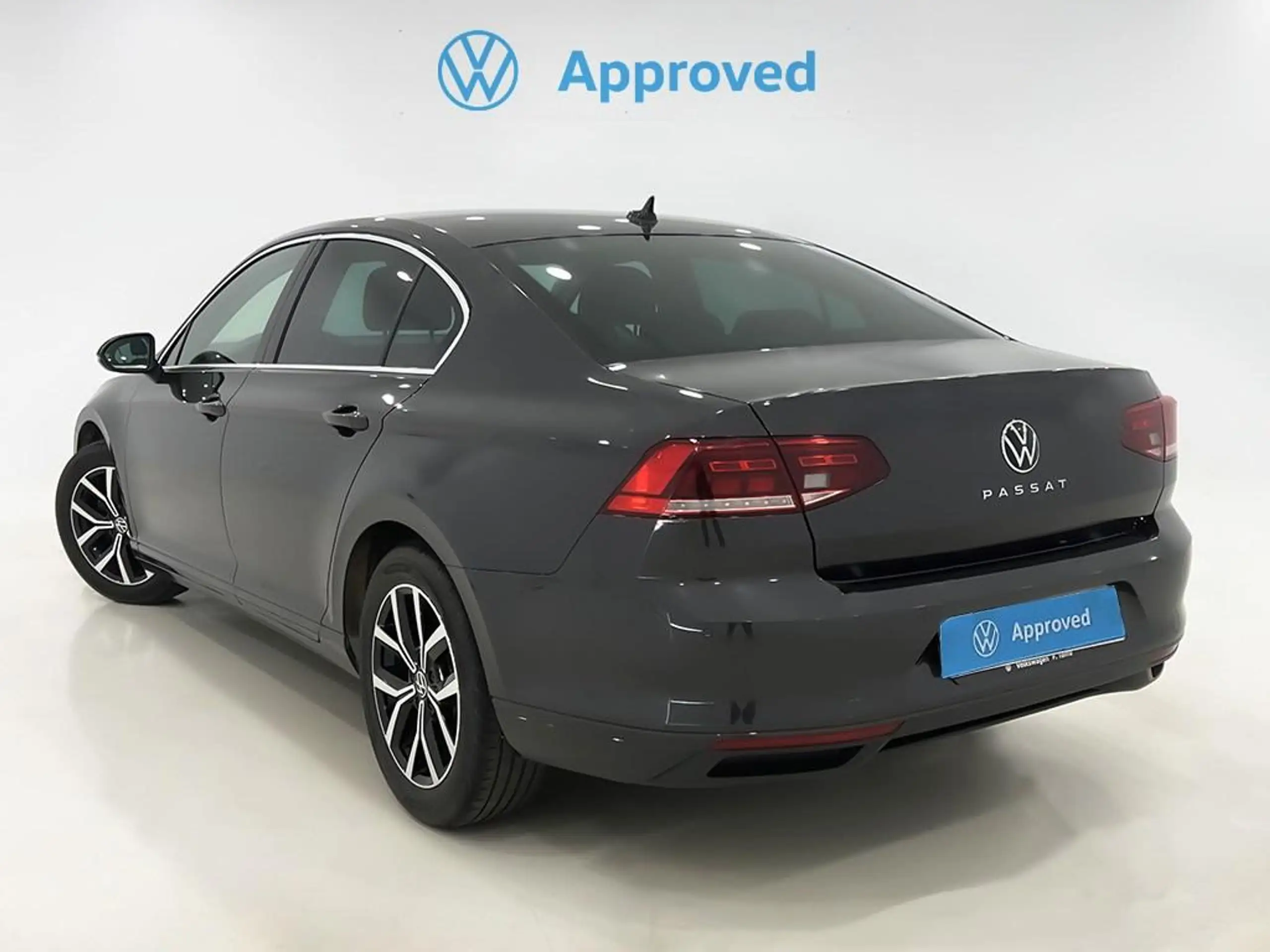 Volkswagen - Passat