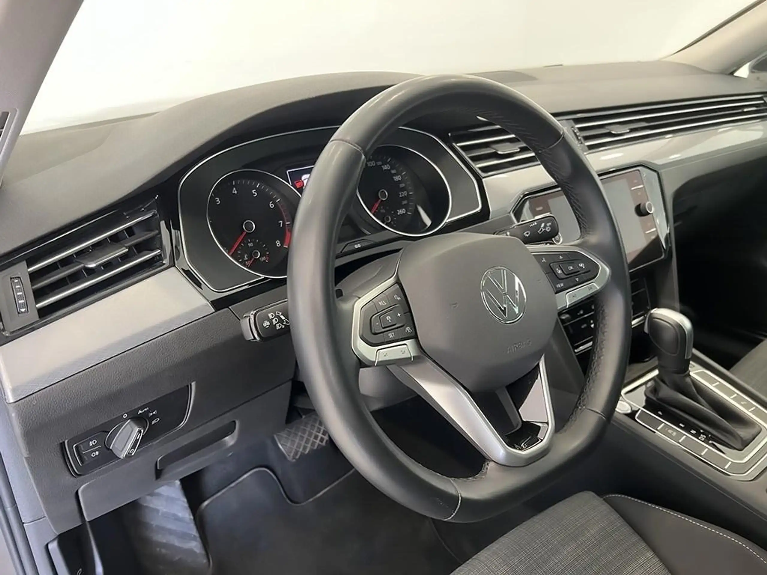 Volkswagen - Passat