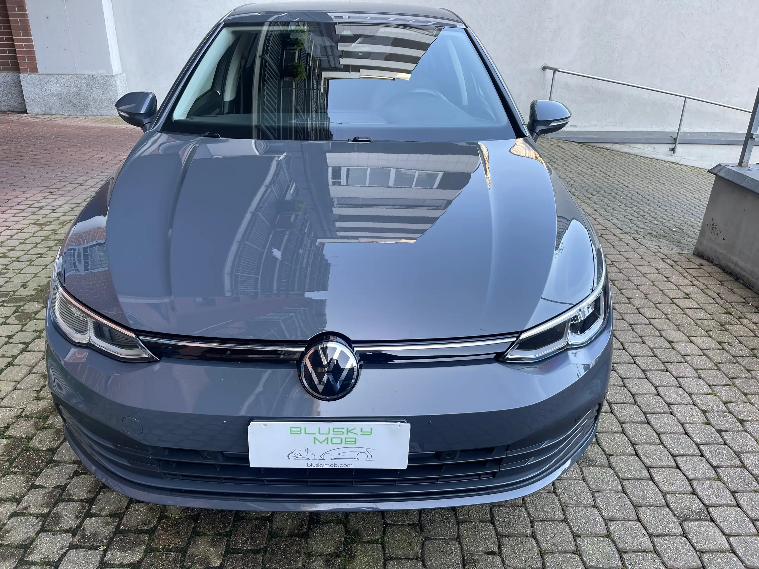 Volkswagen - Golf