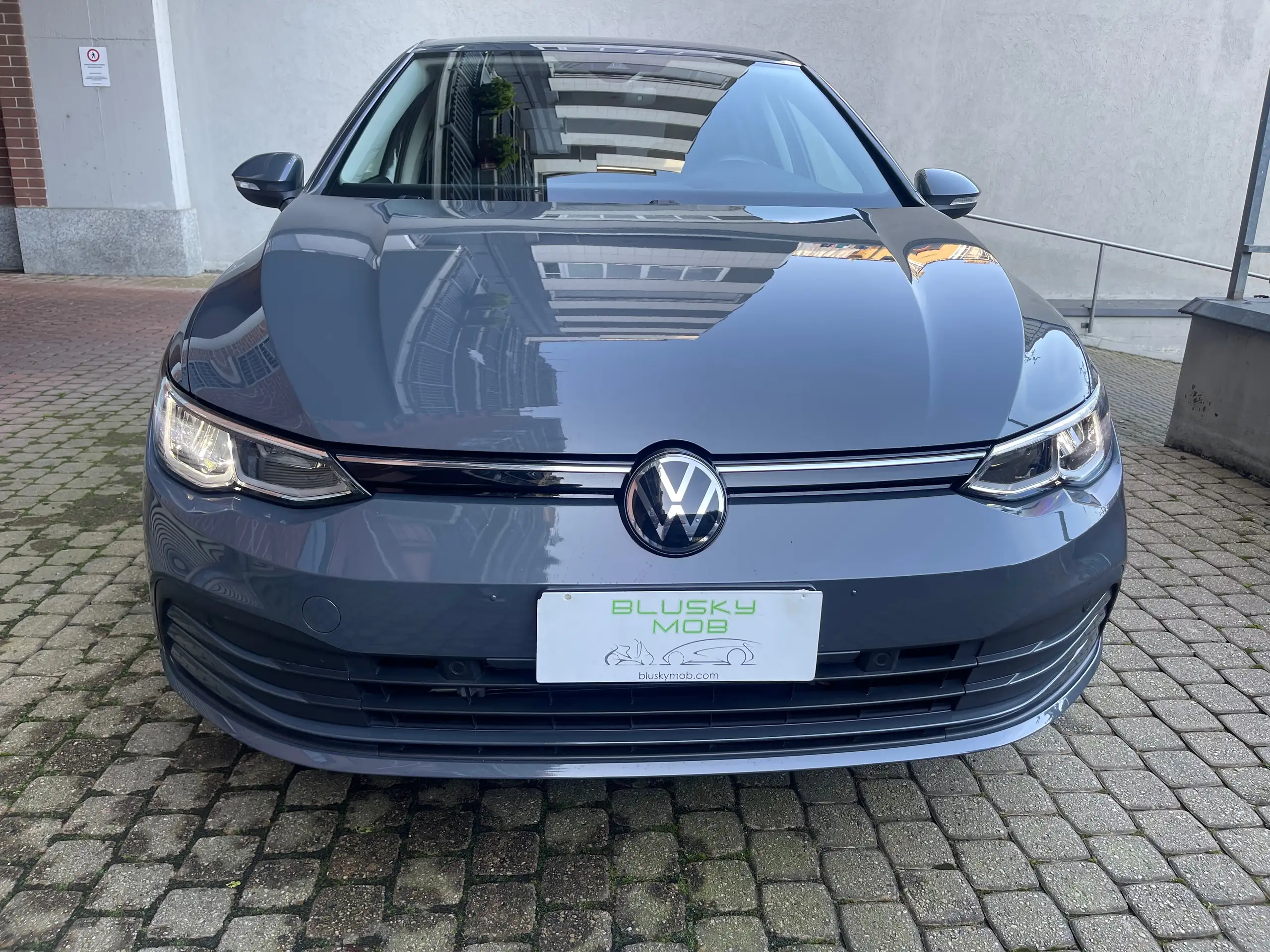 Volkswagen - Golf