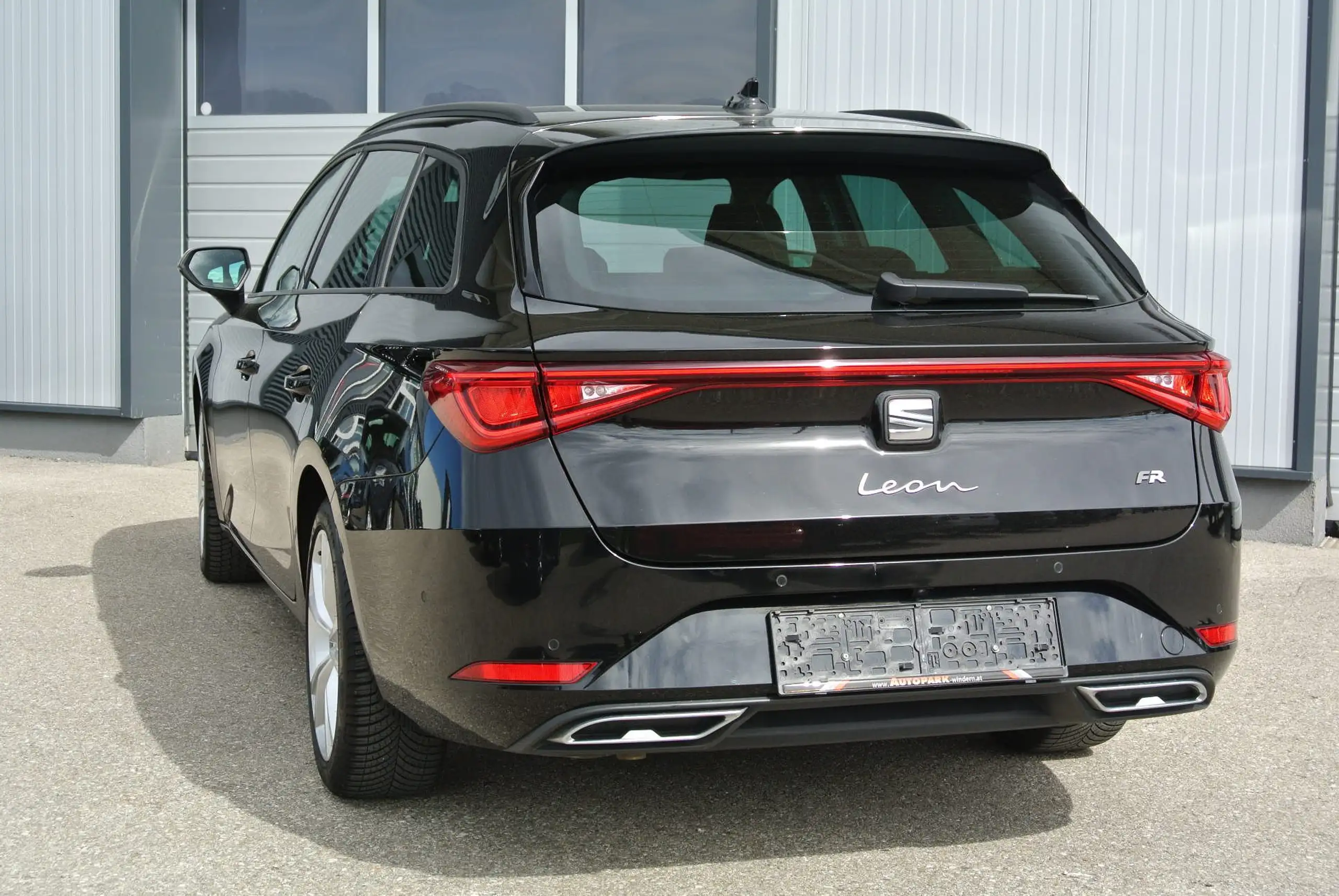 SEAT - Leon