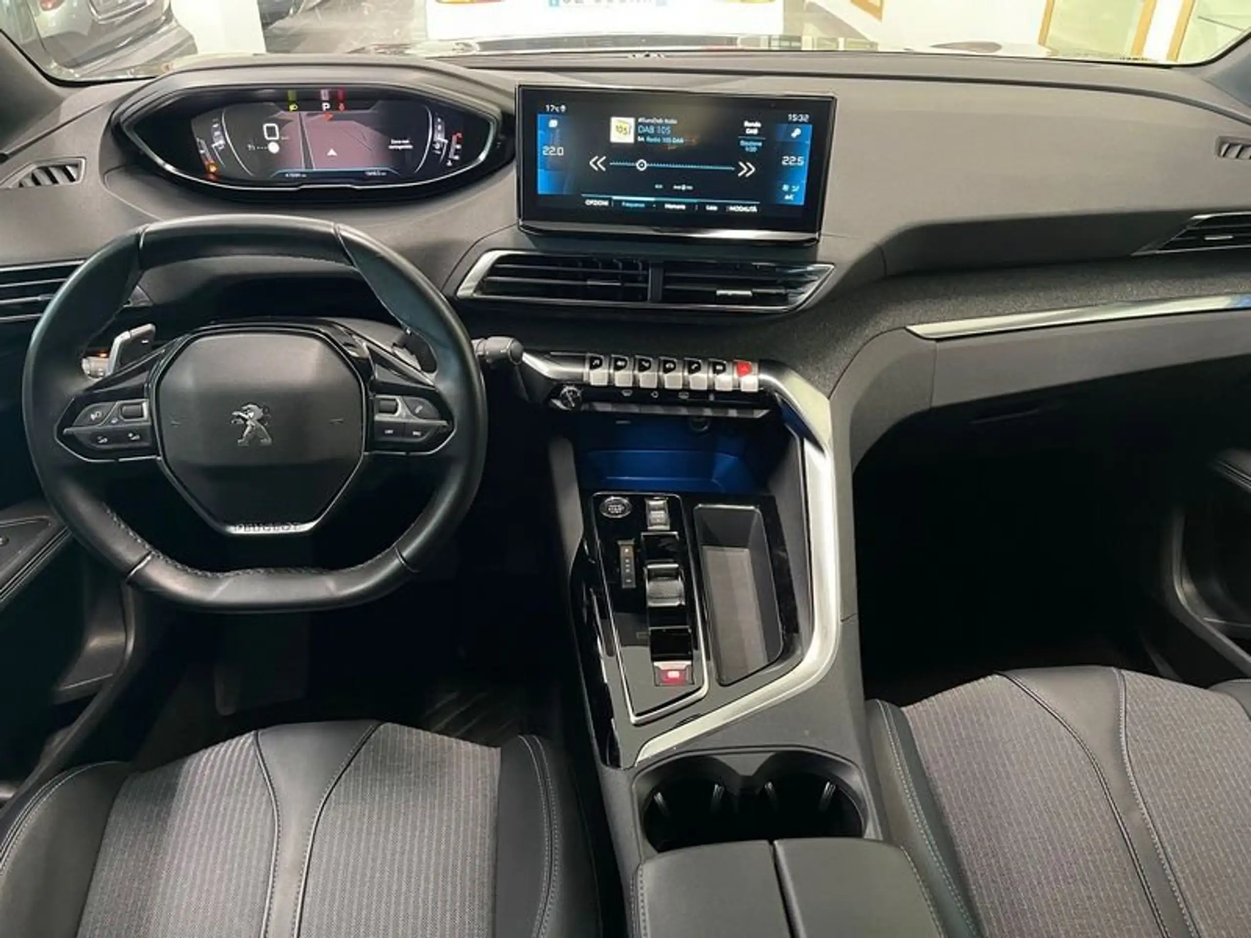 Peugeot - 3008