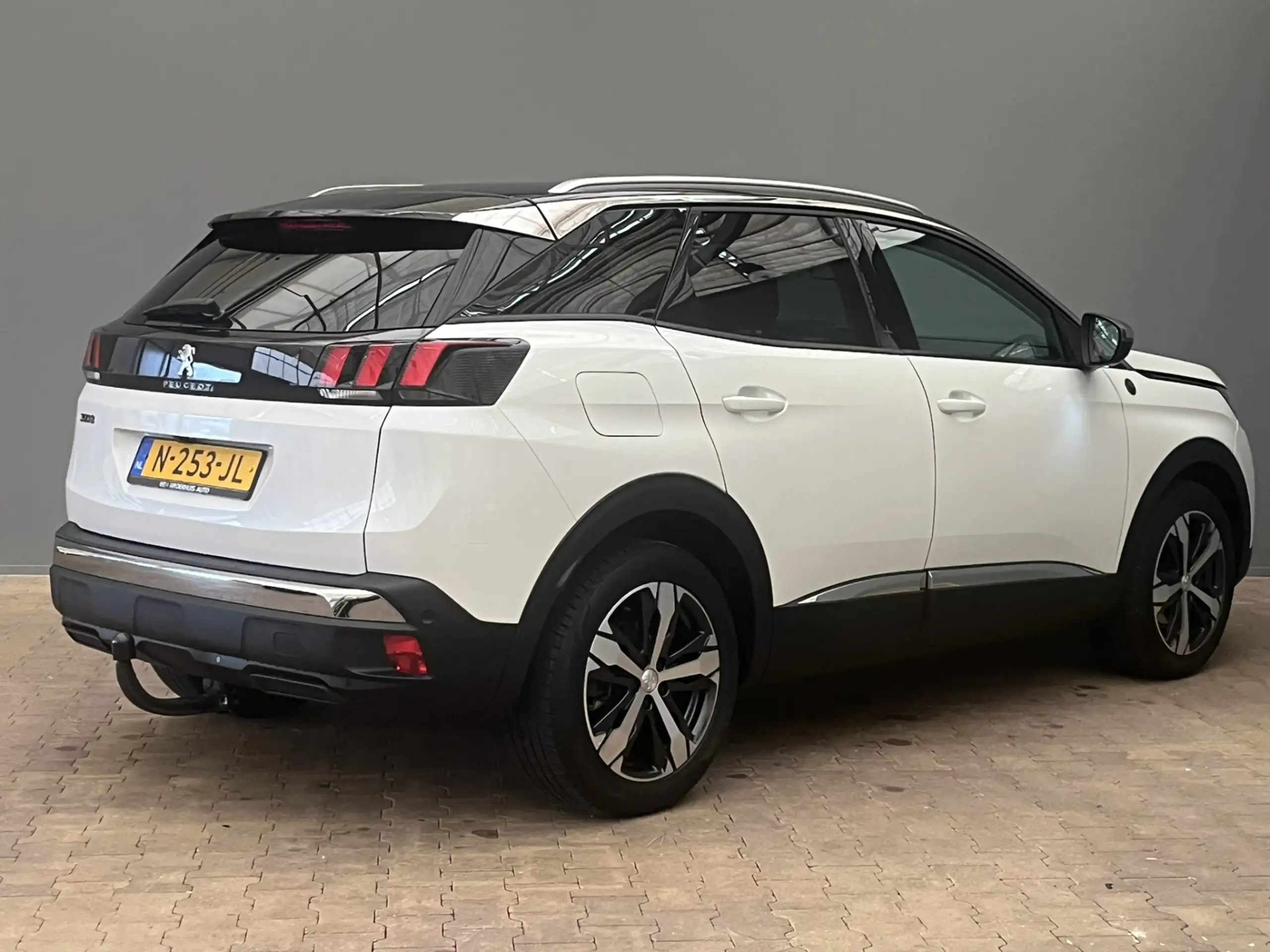 Peugeot - 3008