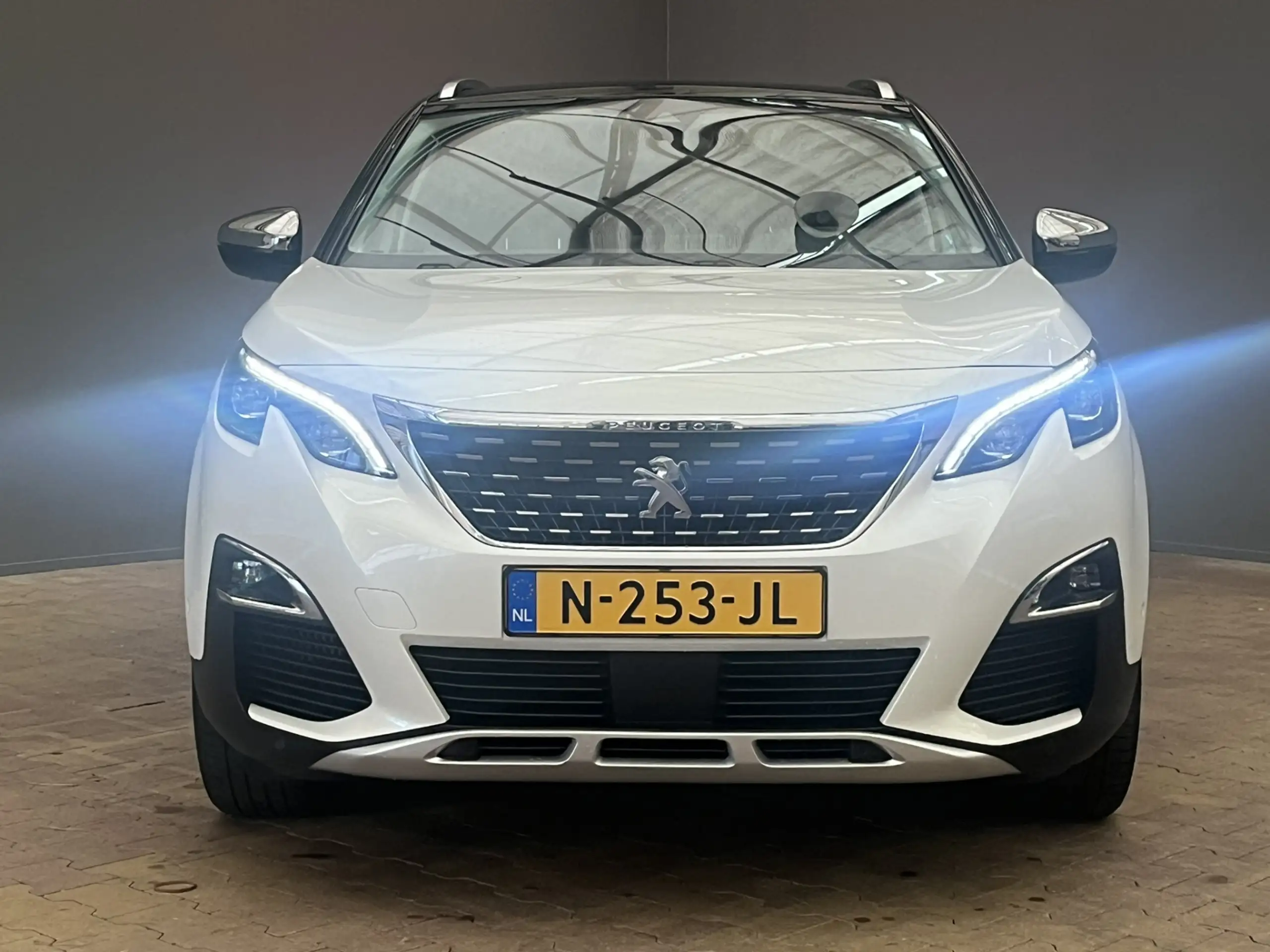 Peugeot - 3008