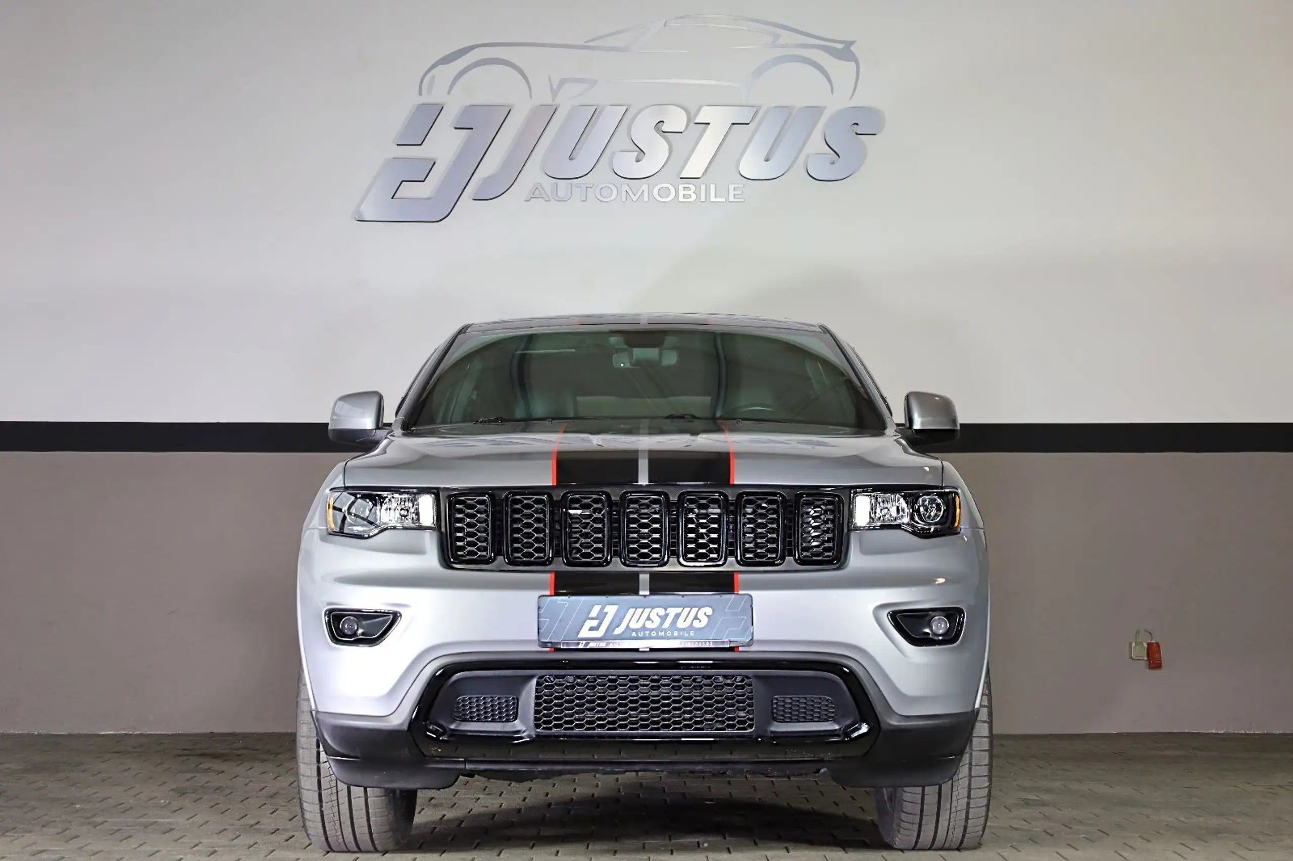 Jeep - Grand Cherokee