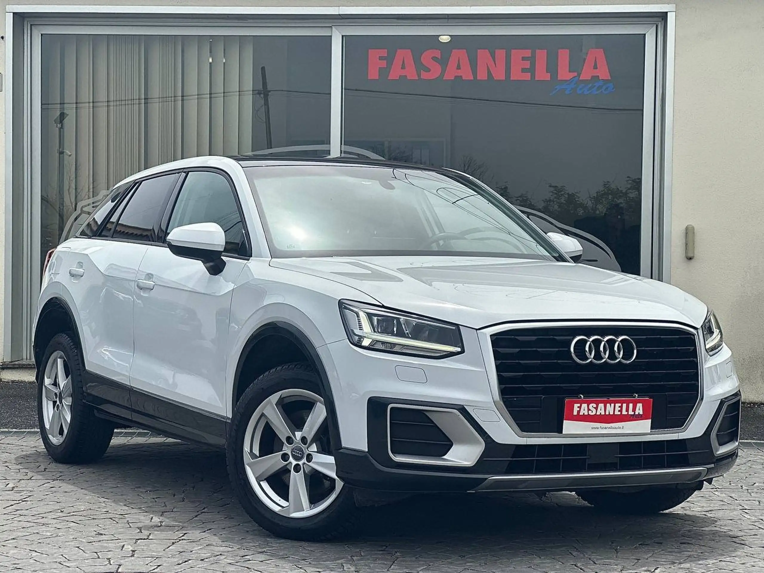 Audi - Q2