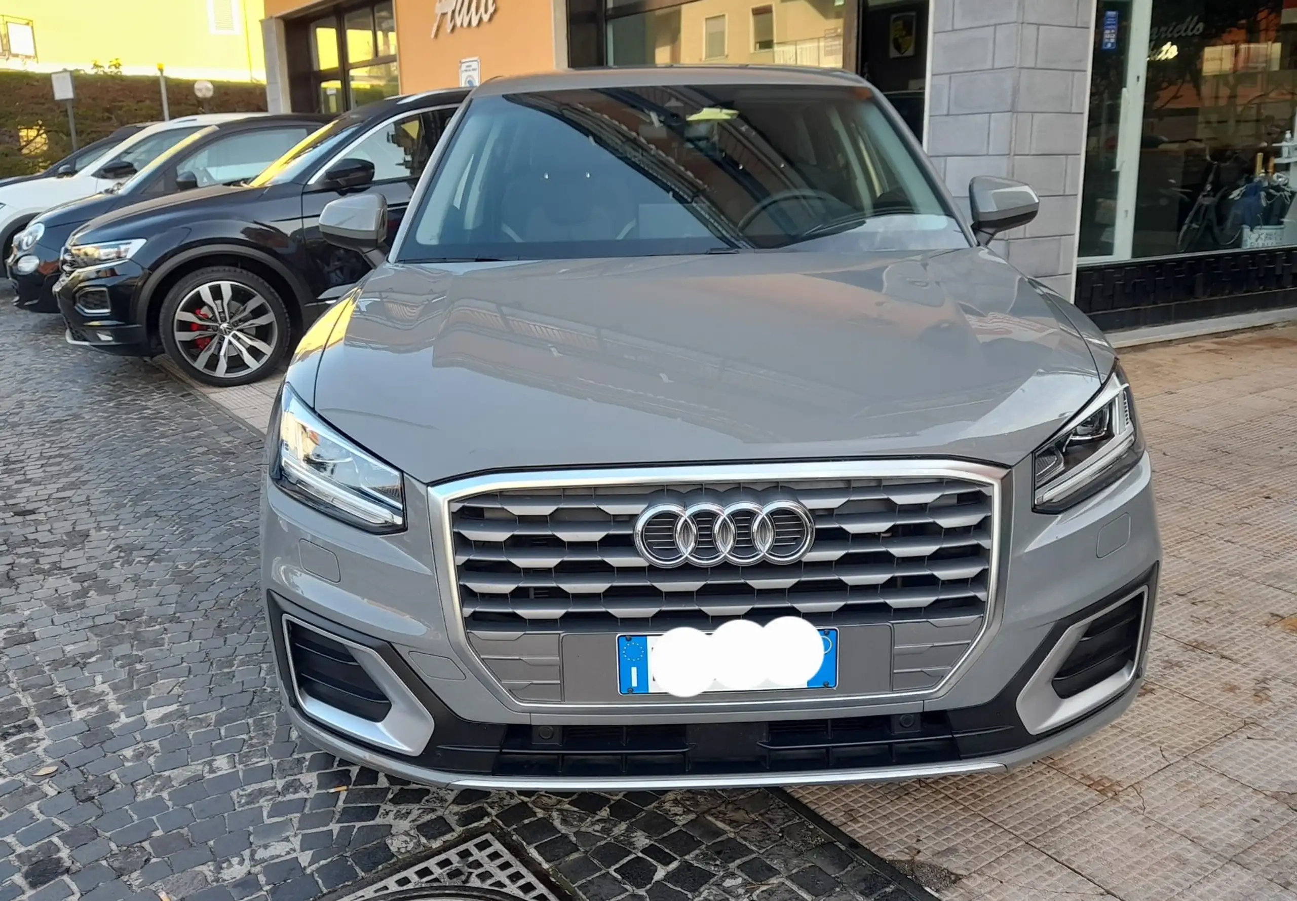 Audi - Q2