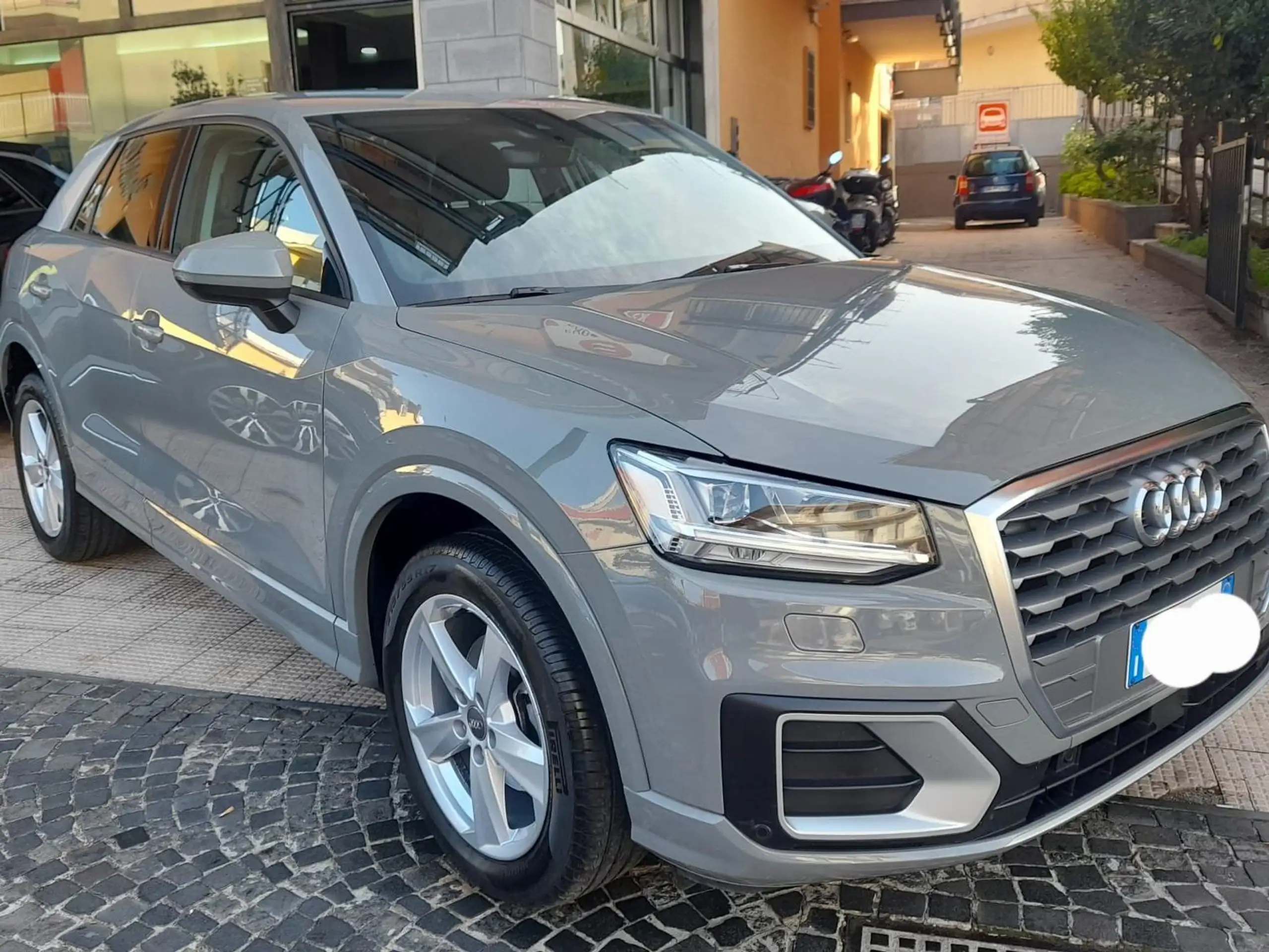 Audi - Q2