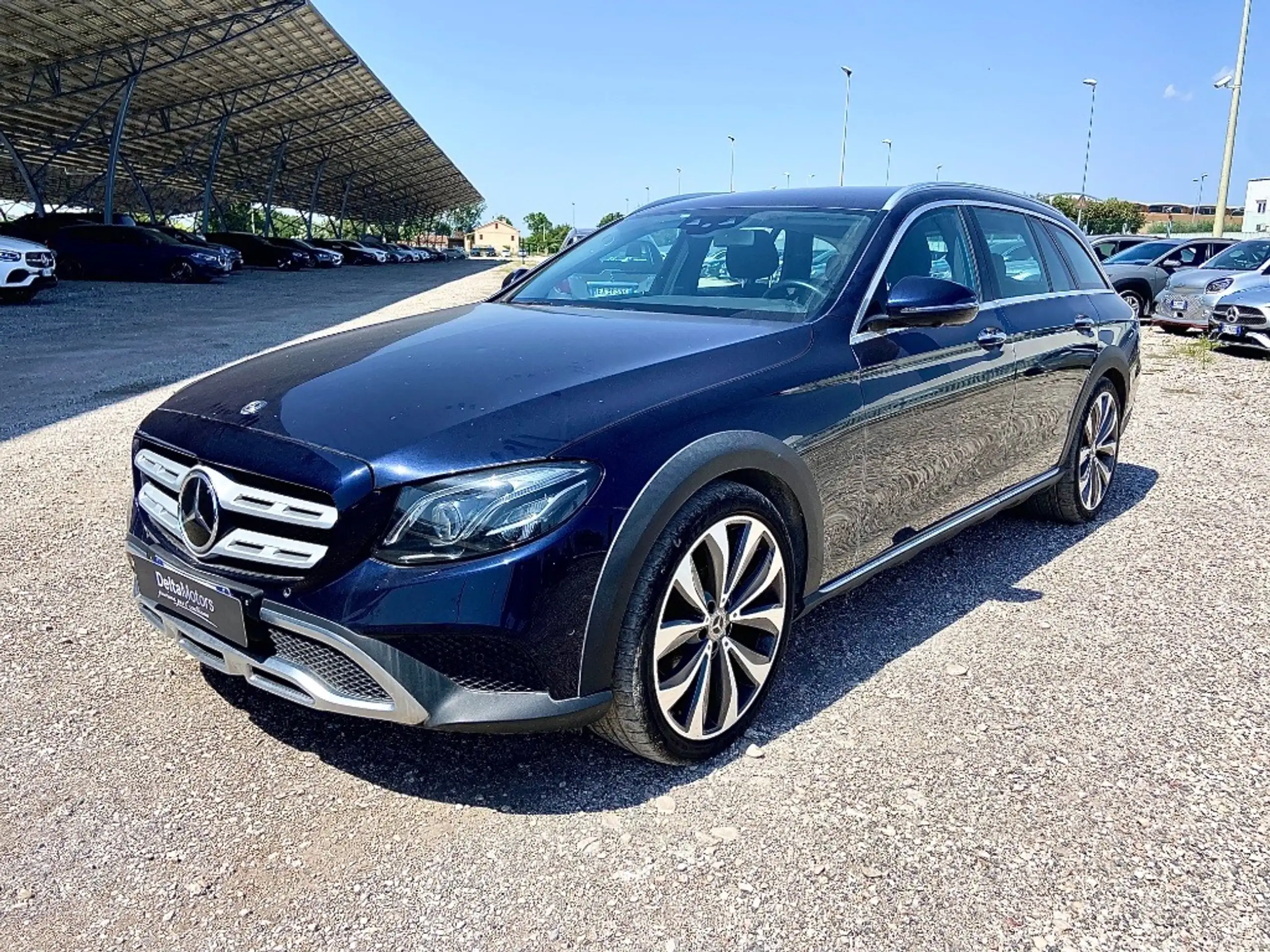 Mercedes-Benz - E 220