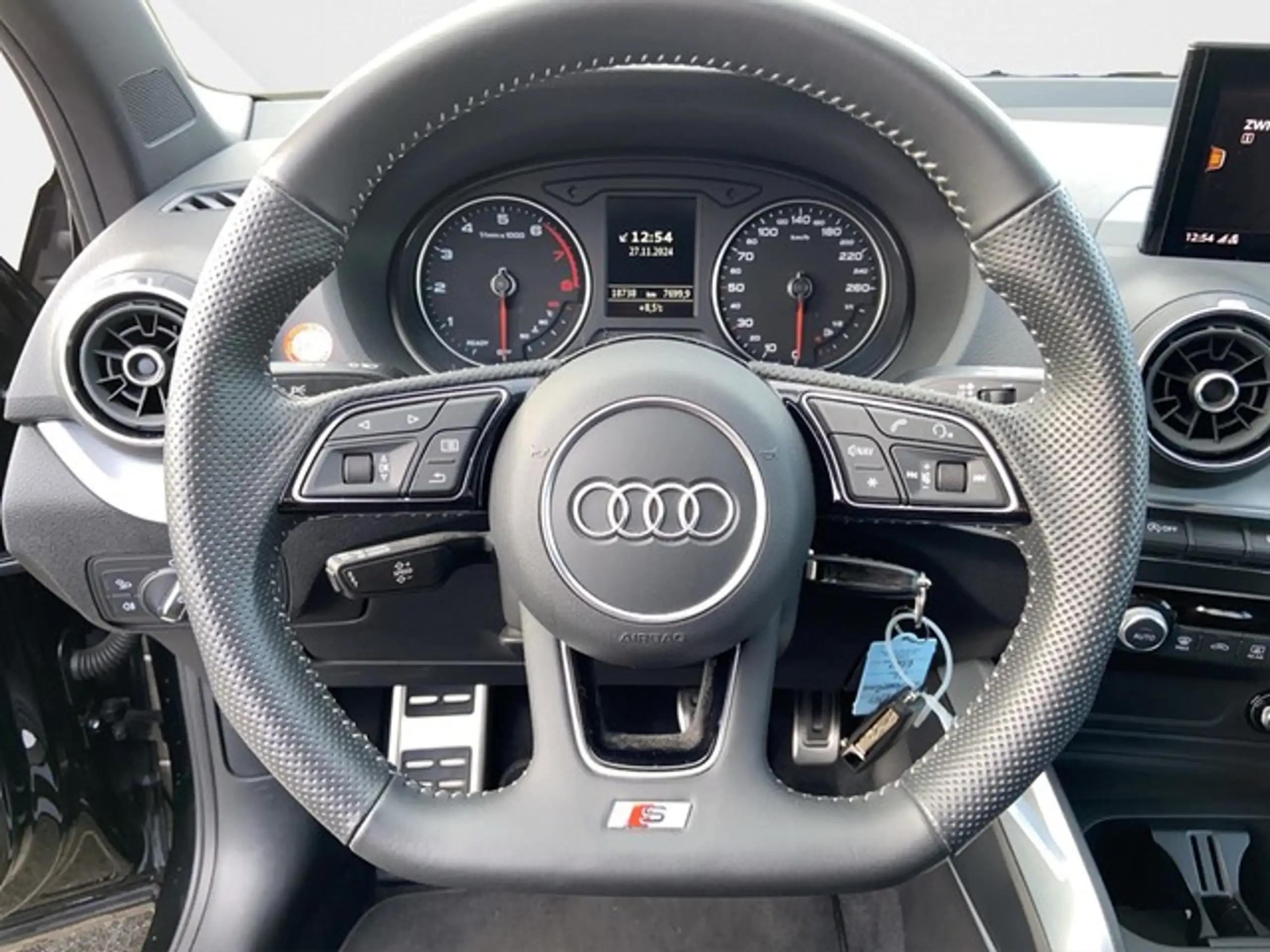 Audi - Q2