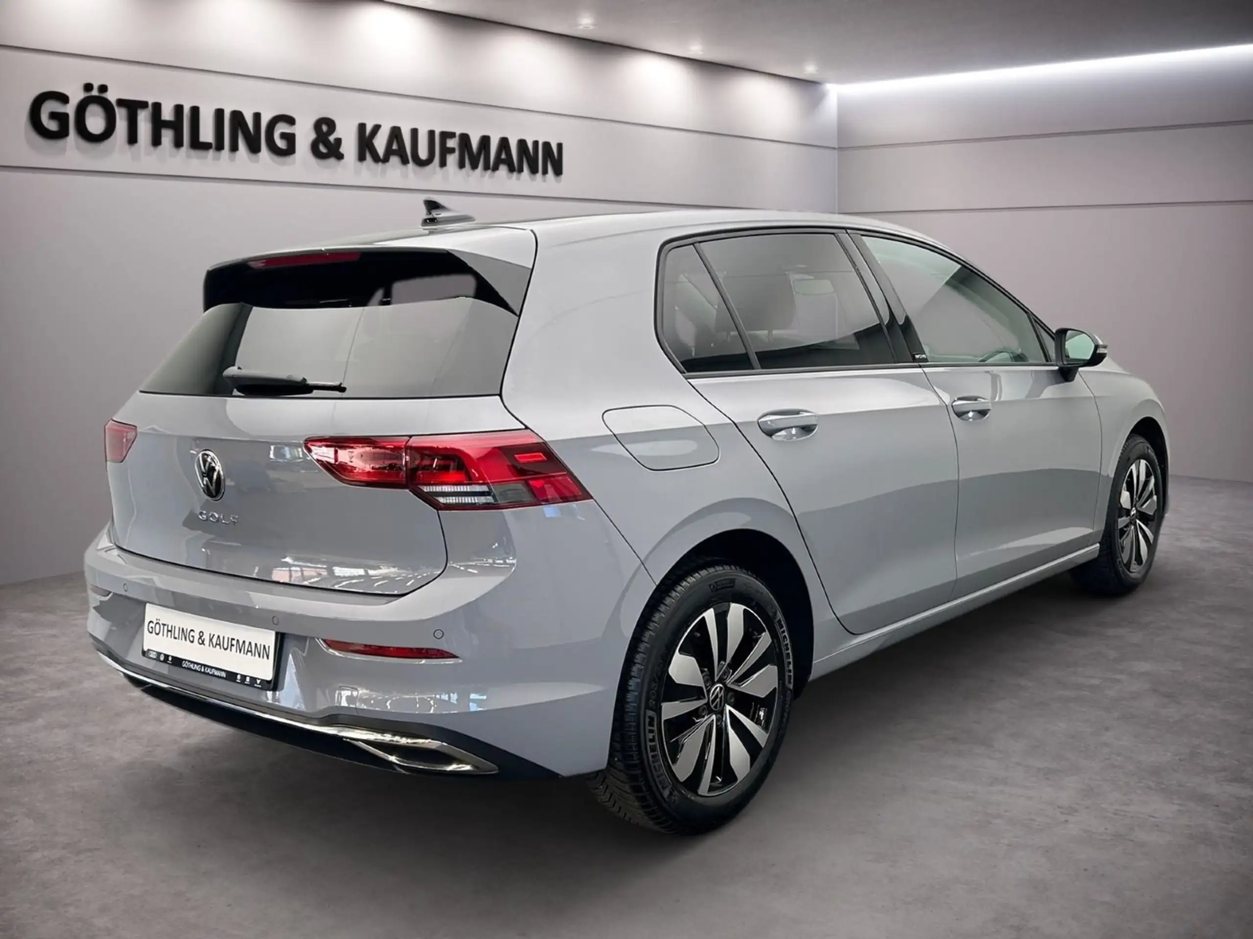 Volkswagen - Golf