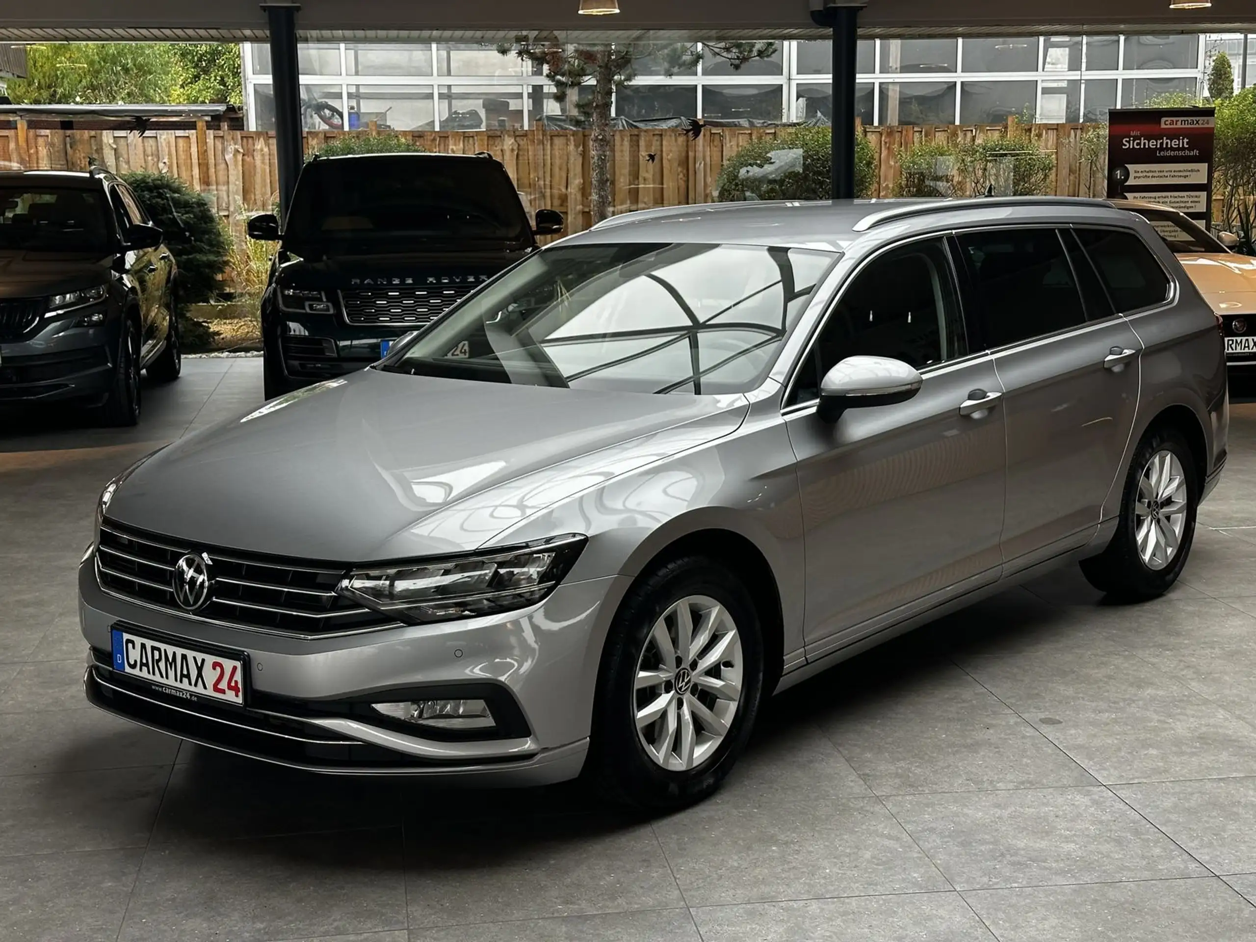 Volkswagen - Passat