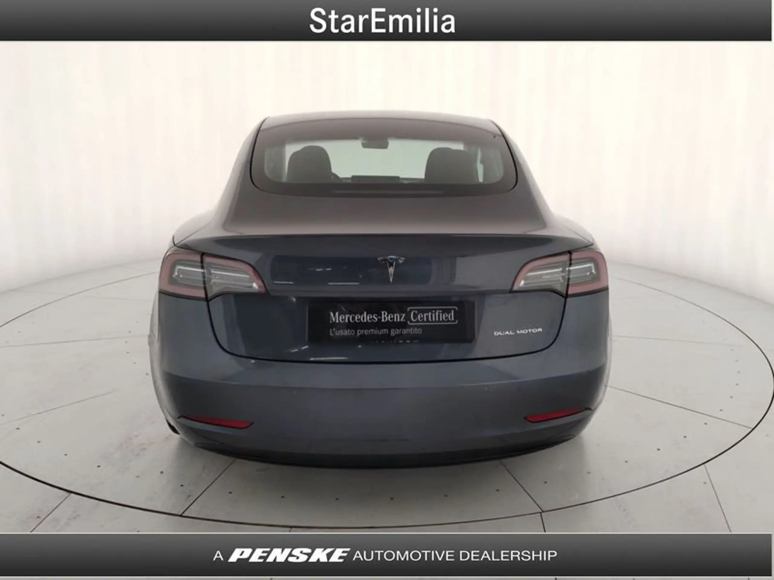 Tesla - Model 3